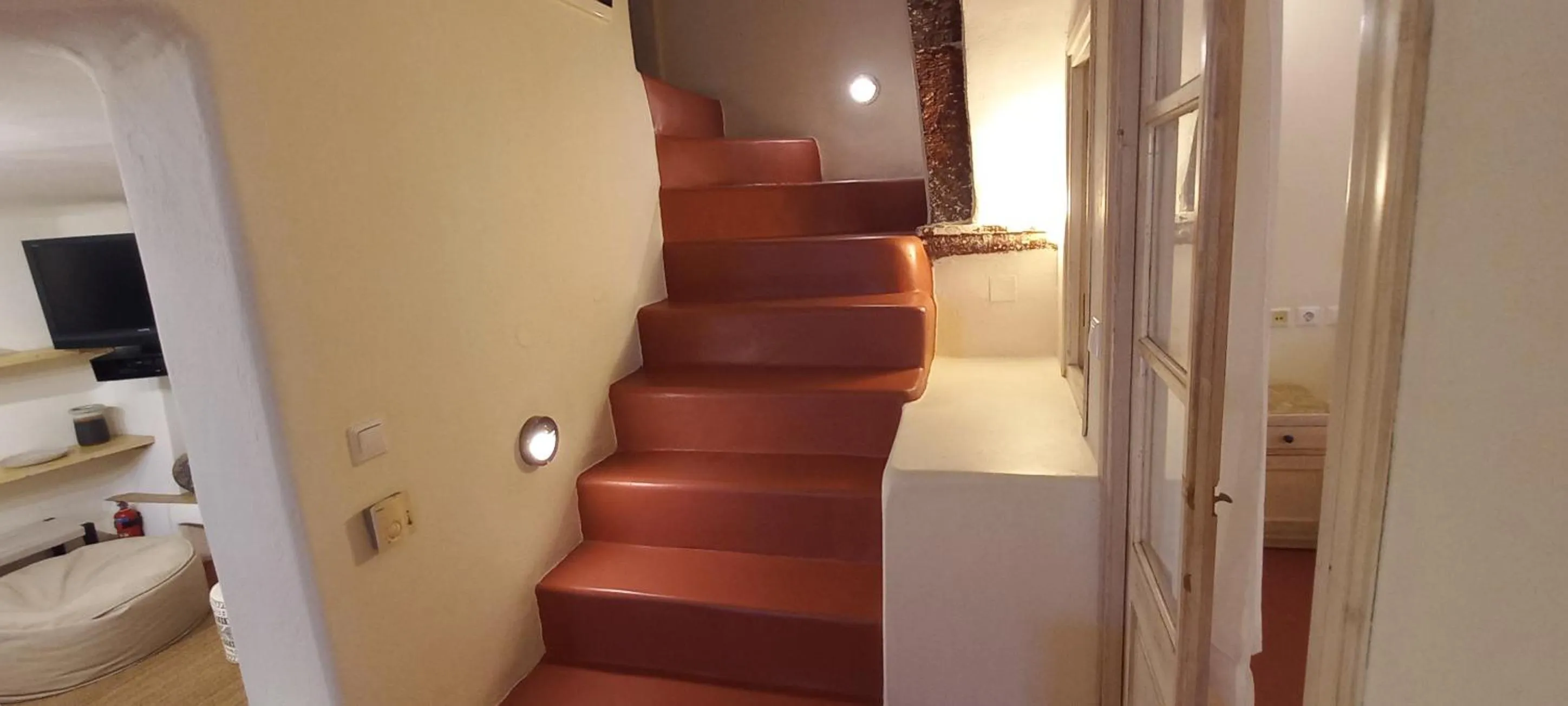 Property building in Villa Kisiris