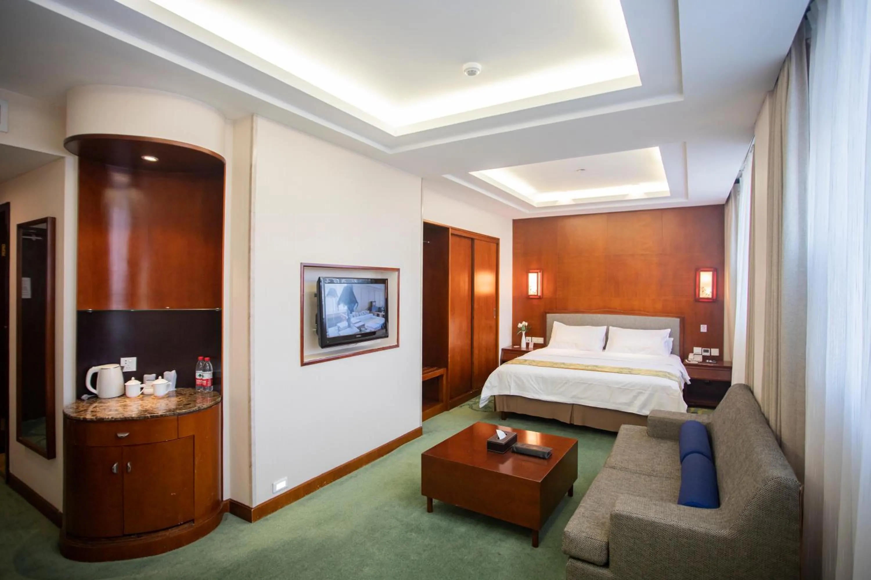 Photo of the whole room, Bed in Jade Garden Hotel