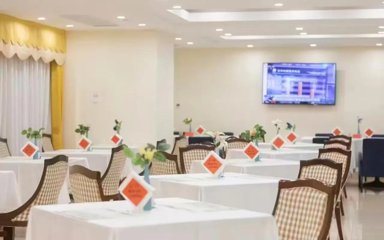 Restaurant/places to eat in Jade Garden Hotel