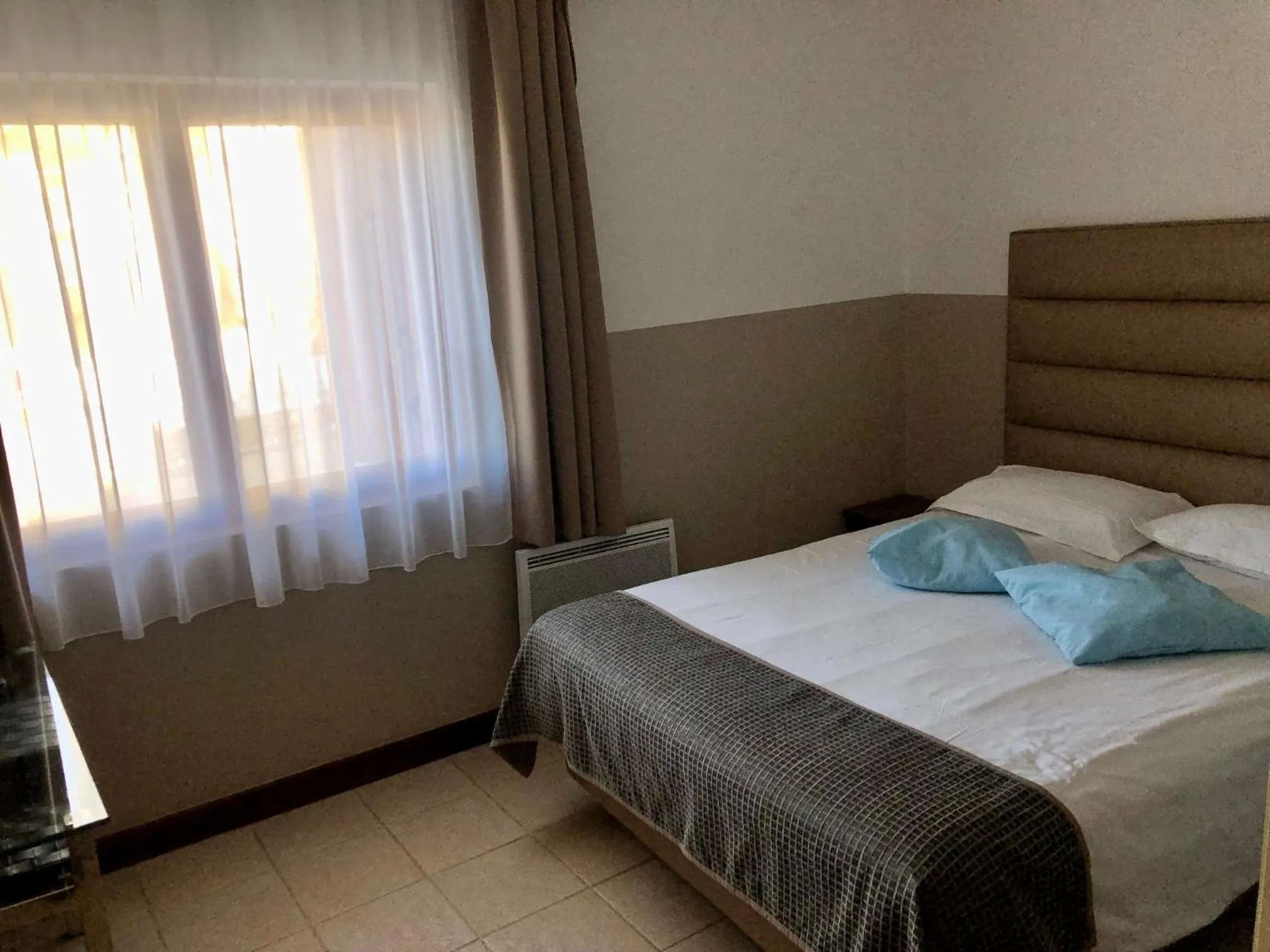 Bed in Adonis Valberg