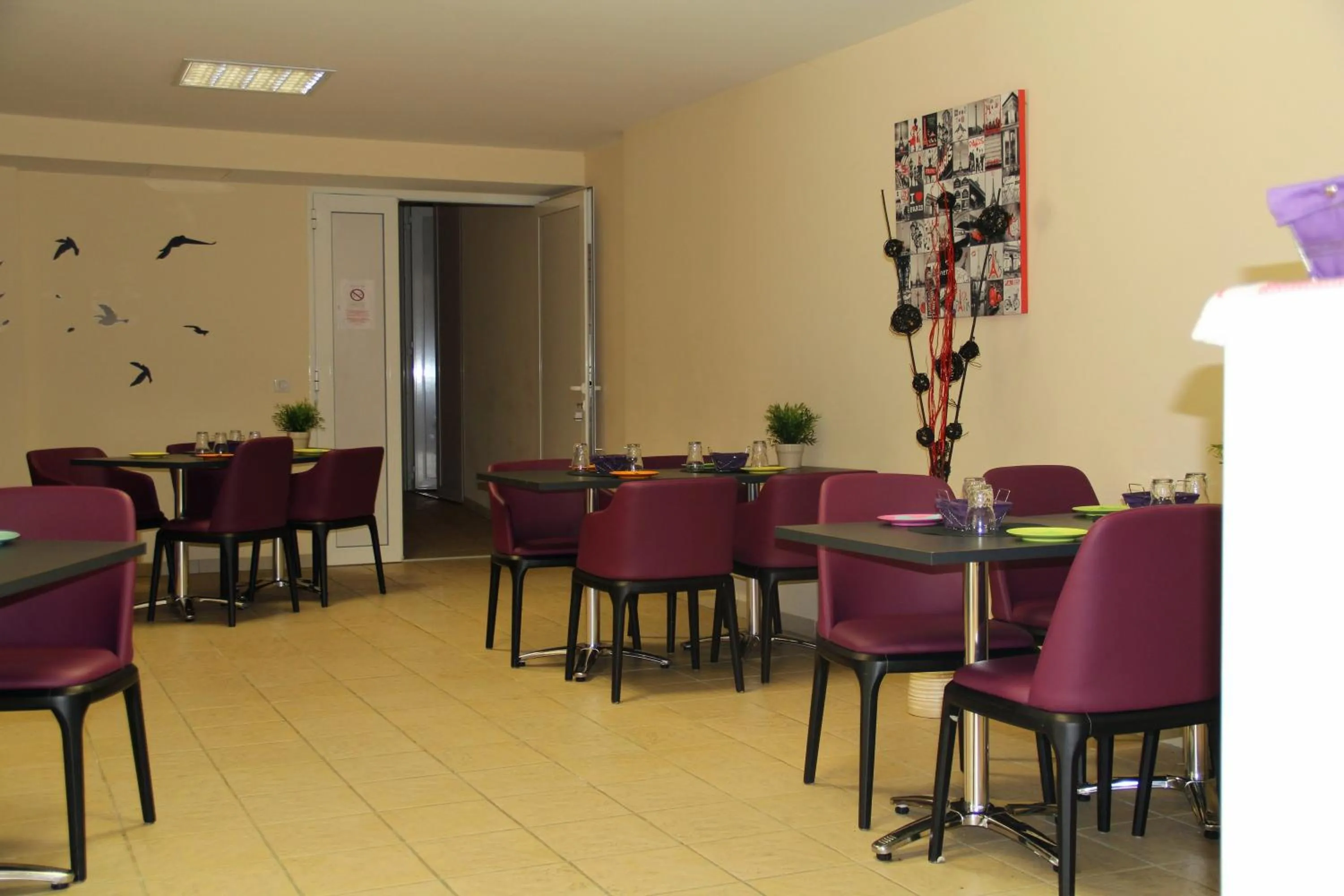 Dining area in Adonis Valberg