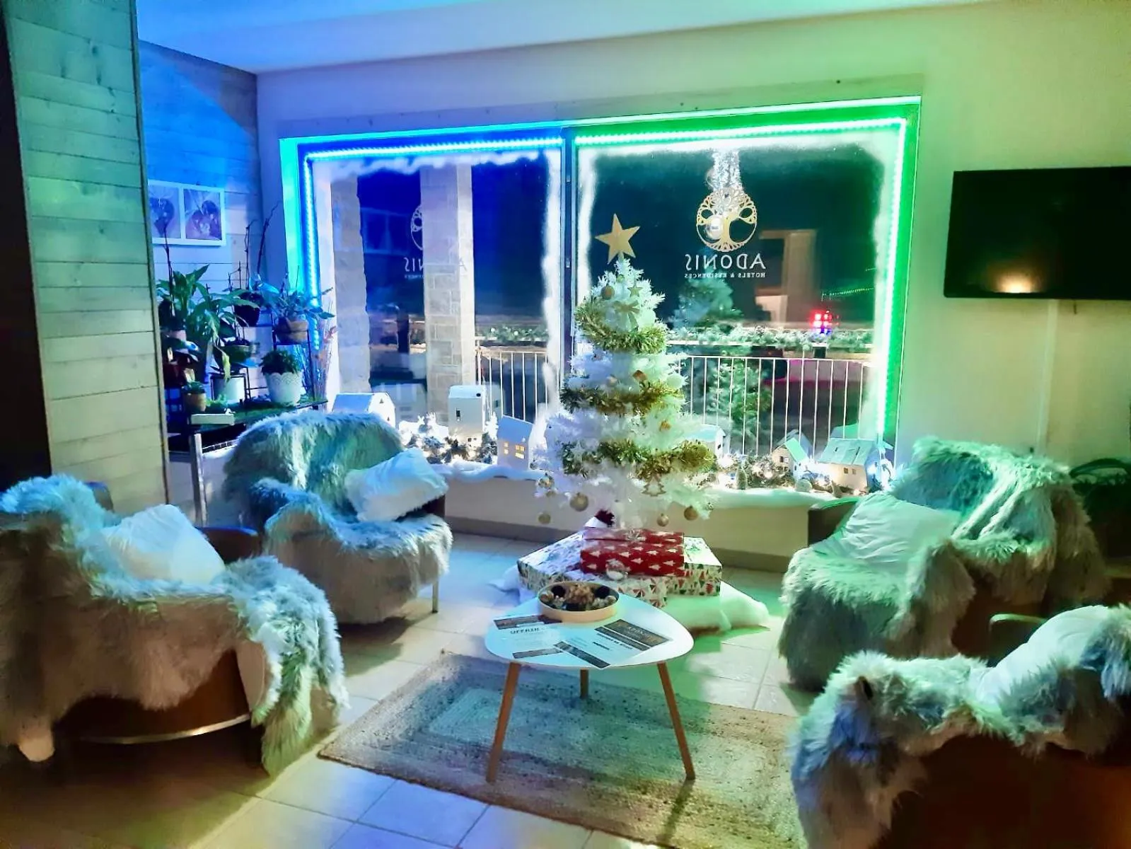 Lobby or reception in Adonis Valberg