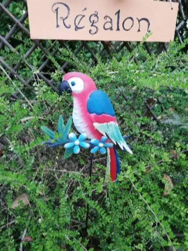 Decorative detail in Le mas de la diligence