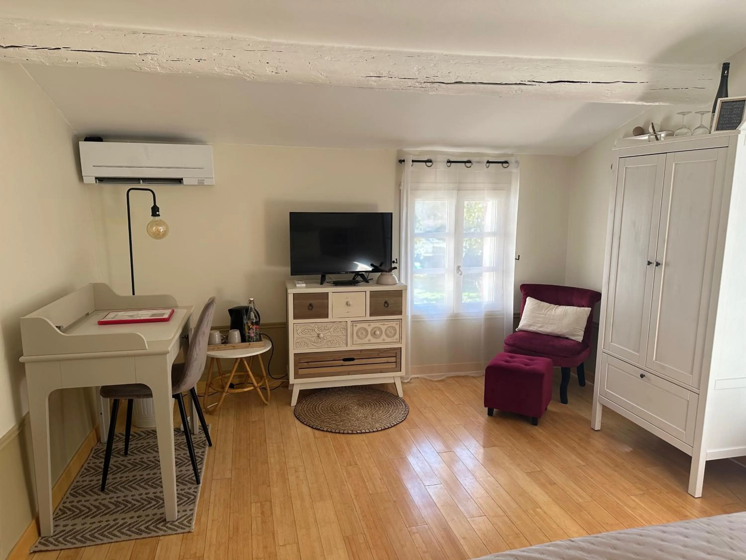 TV and multimedia in Le mas de la diligence