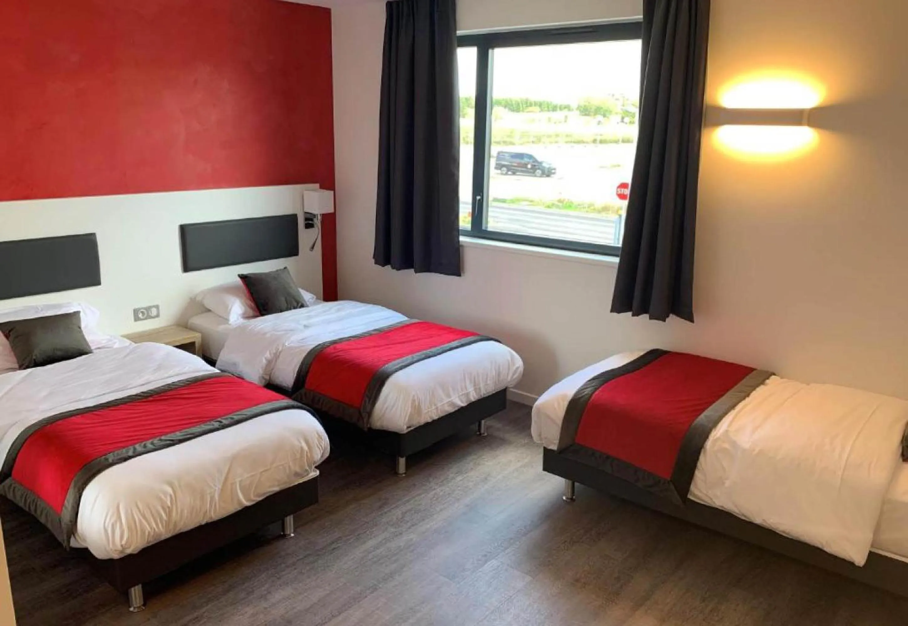 Photo of the whole room, Bed in B&B HOTEL Brumath Bernolsheim