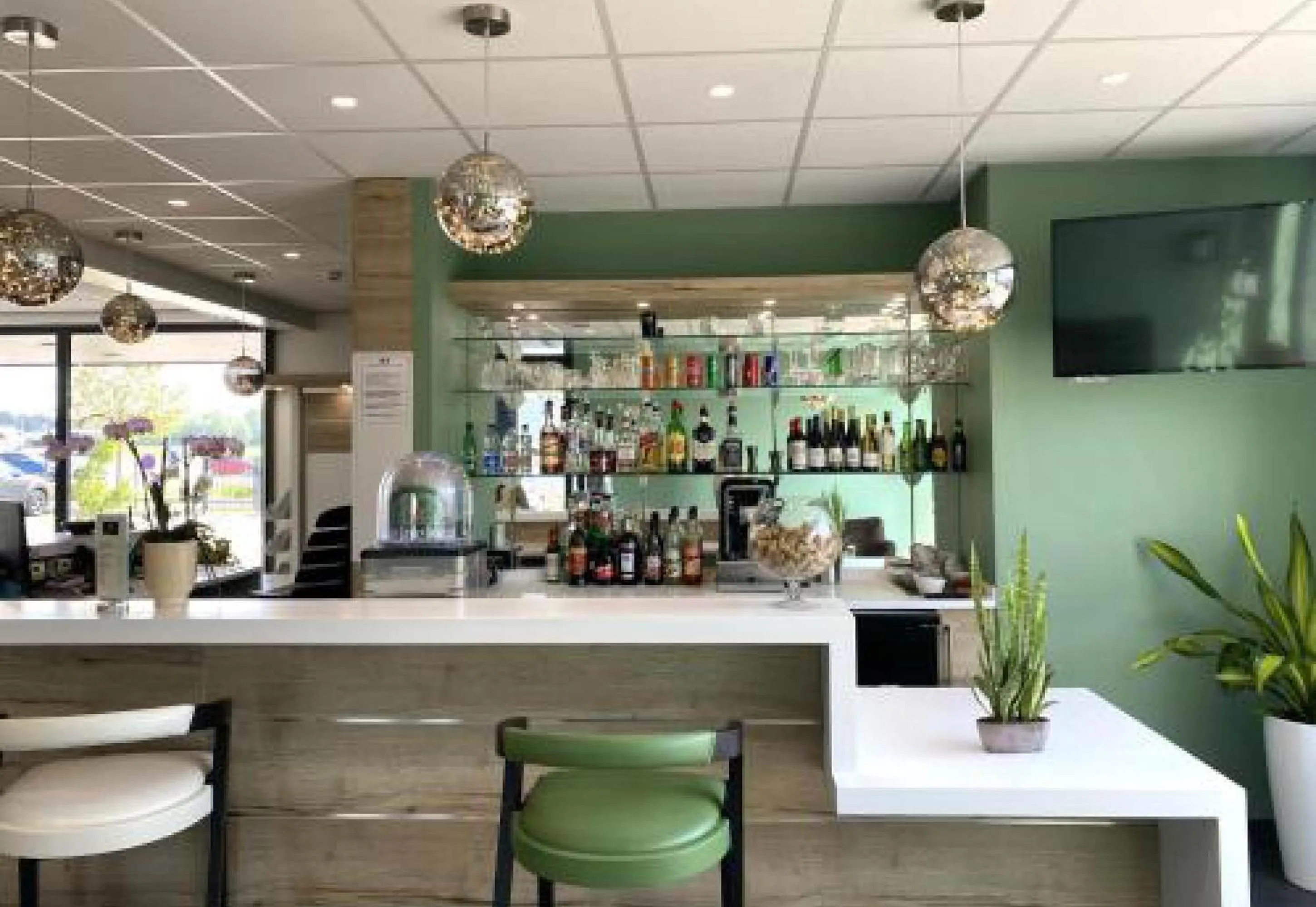 Lounge or bar in B&B HOTEL Brumath Bernolsheim