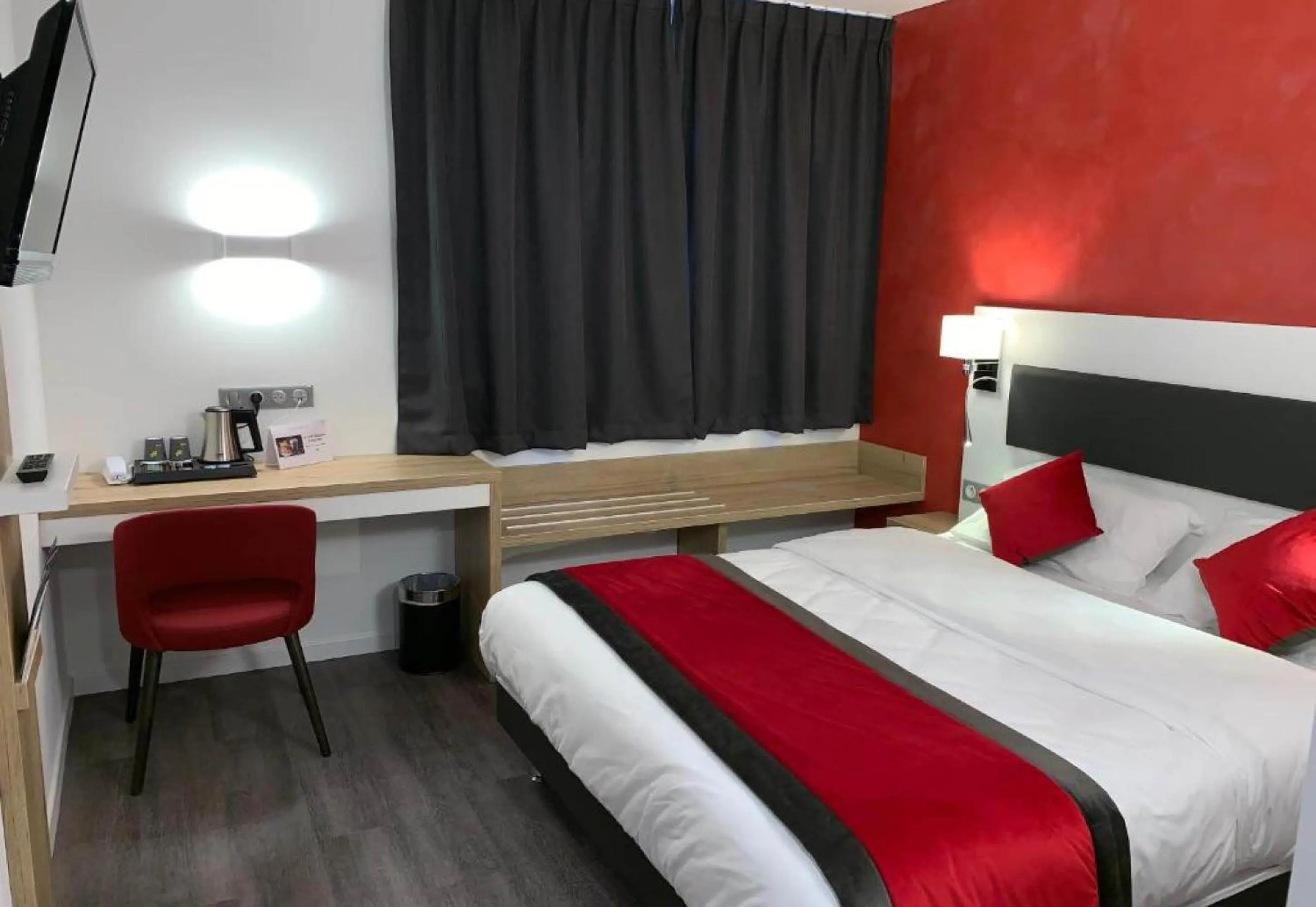 Photo of the whole room, Bed in B&B HOTEL Brumath Bernolsheim