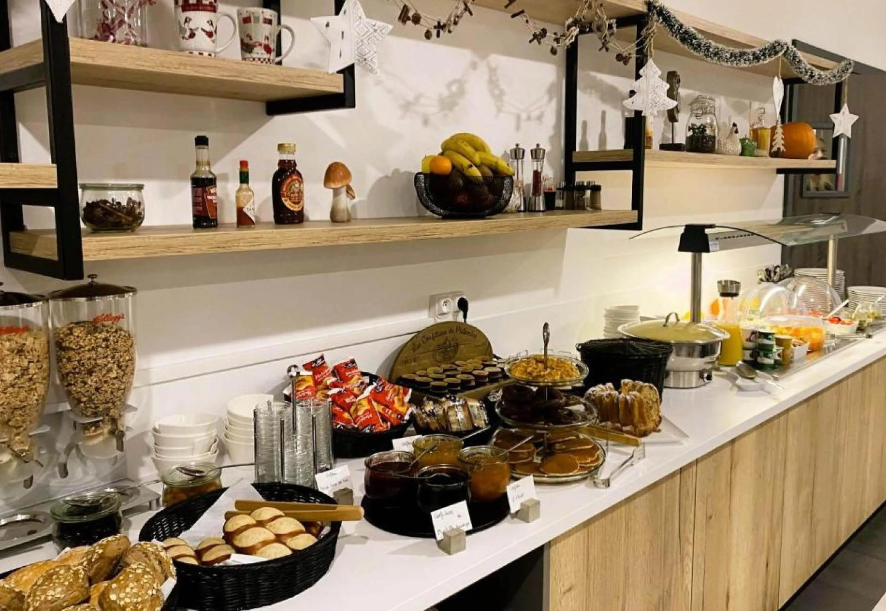 Breakfast in B&B HOTEL Brumath Bernolsheim