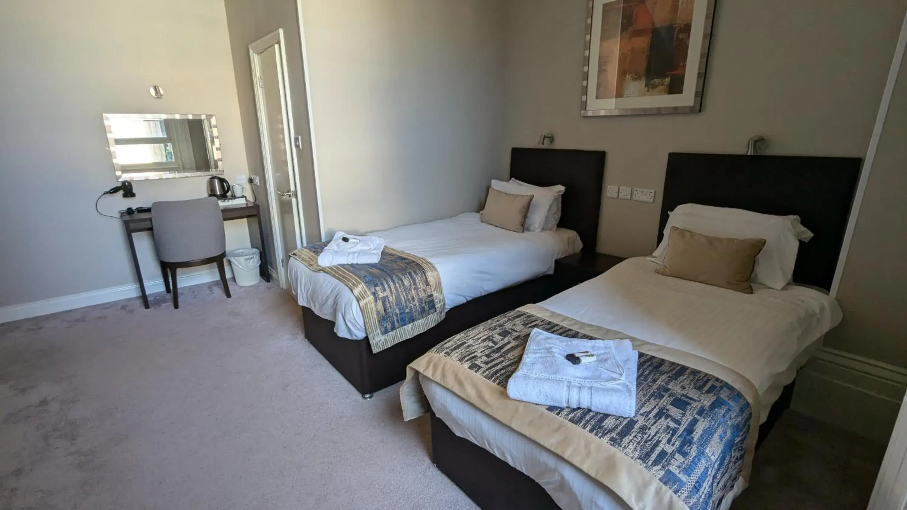 Twin Room in Alexandra Hotel Twin Room in Alexandra Hotel