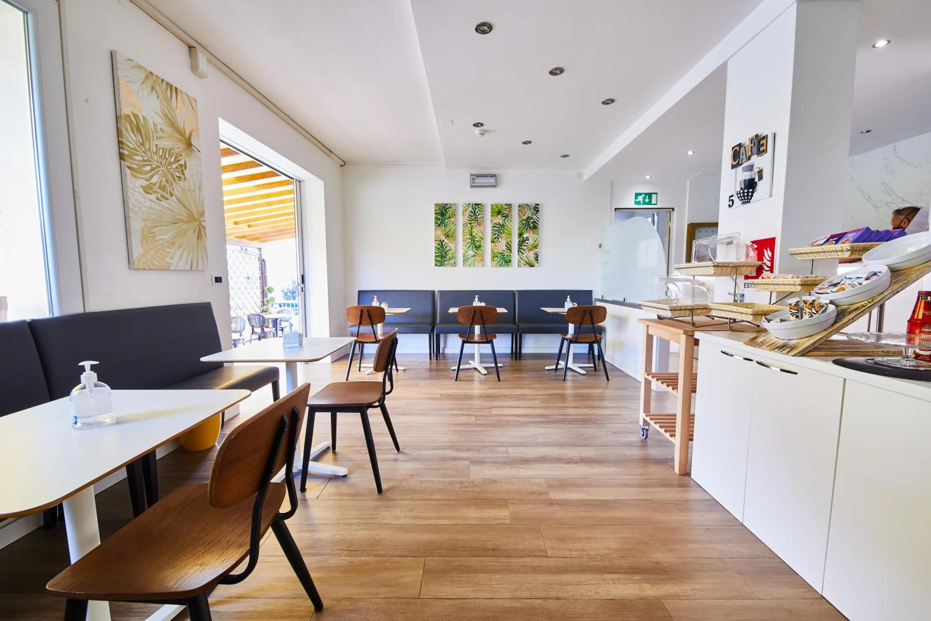 Restaurant/places to eat in Lilium Maris Hotel