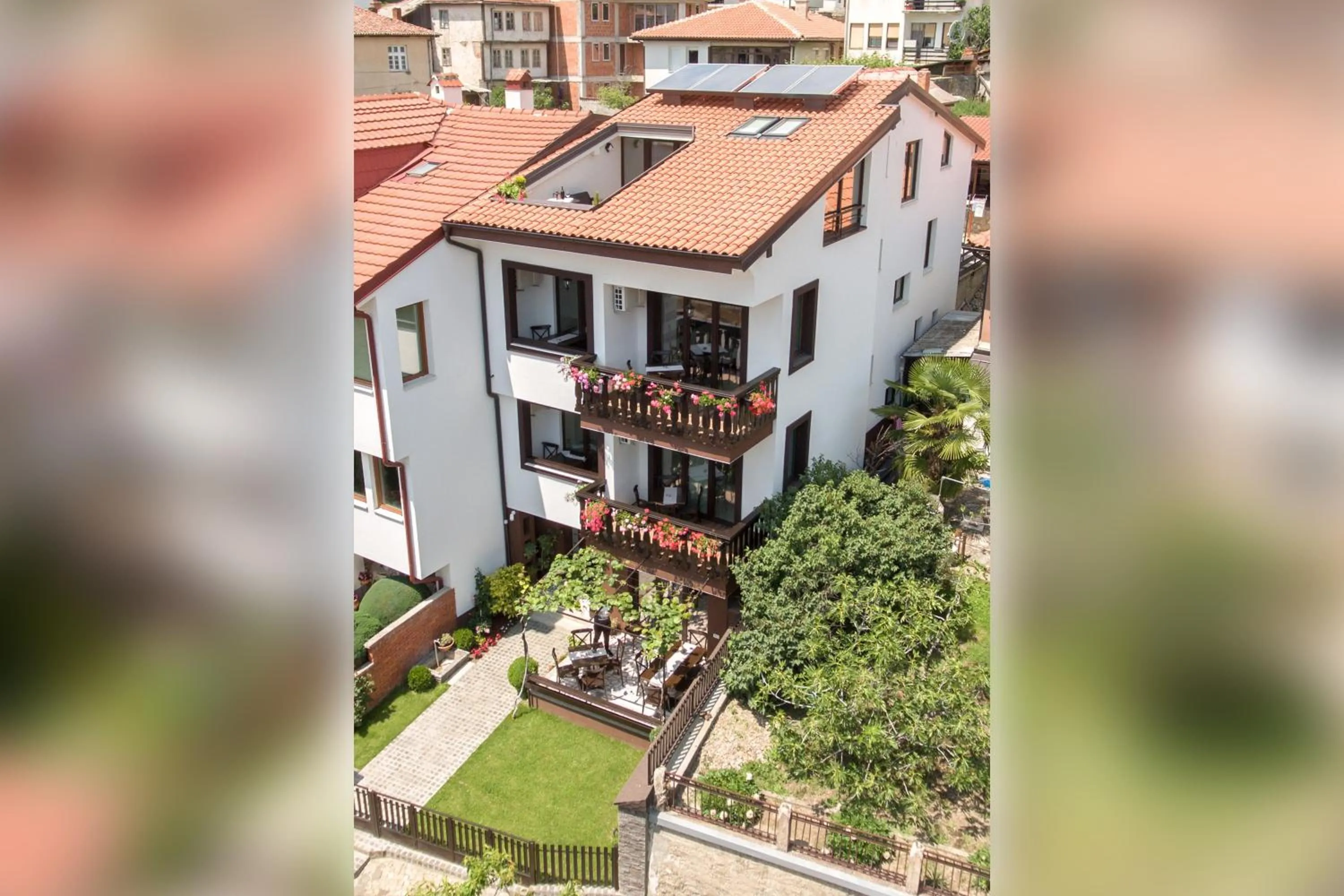 Property building in Villa Varosh