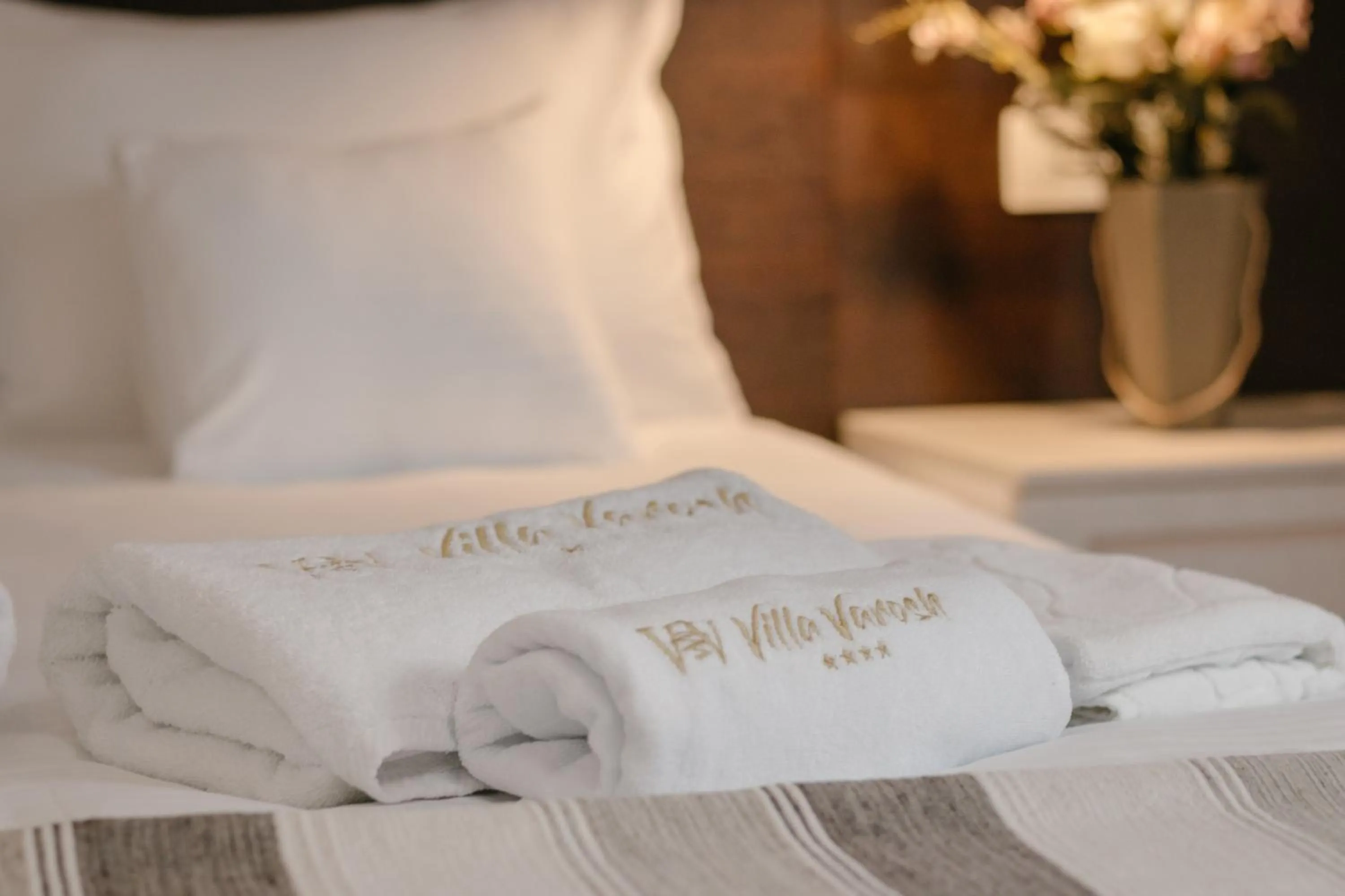 towels, Bed in Villa Varosh