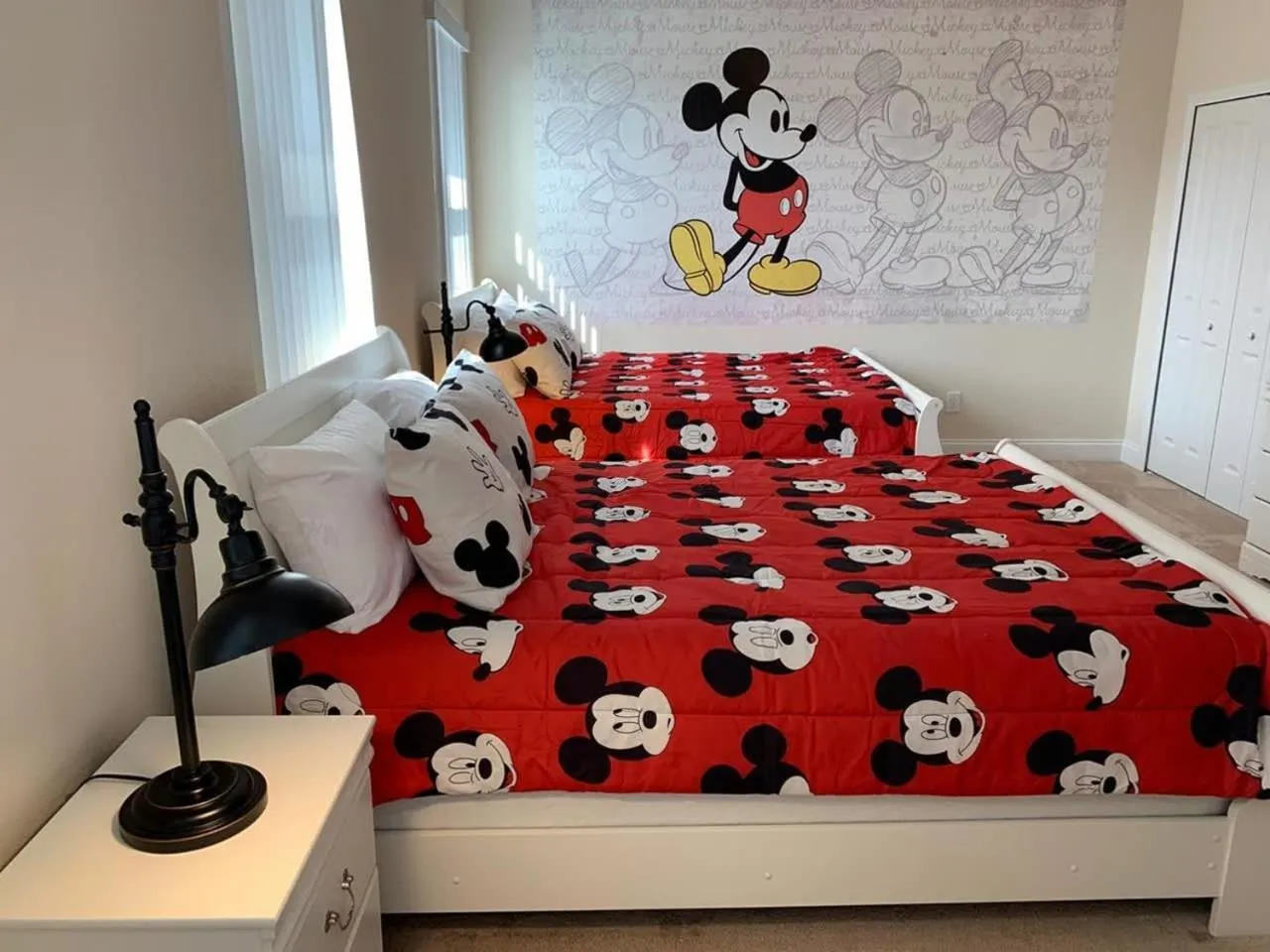 Bed in Fabulous Home w/ Pool Close To Disney 146