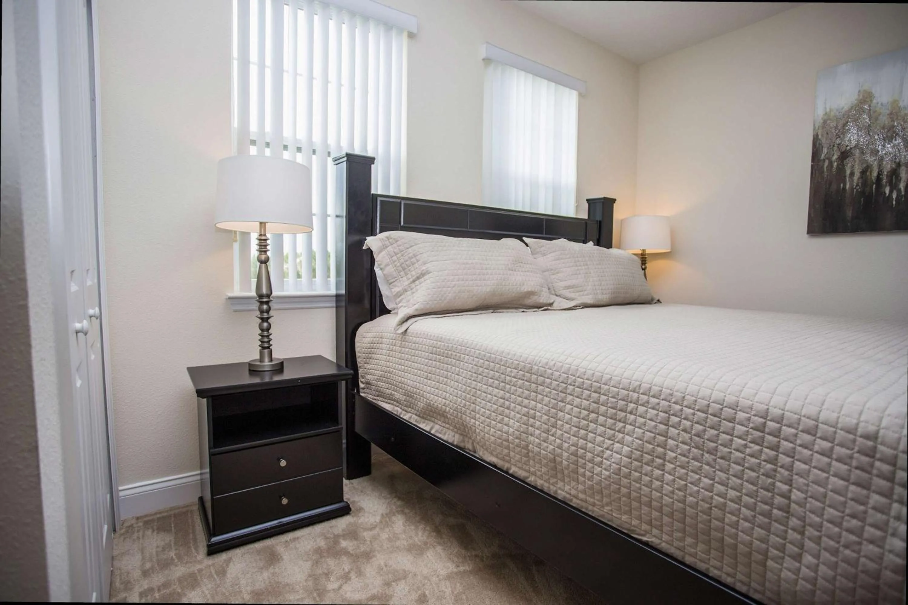 Bed in Fabulous Home w/ Pool Close To Disney 146