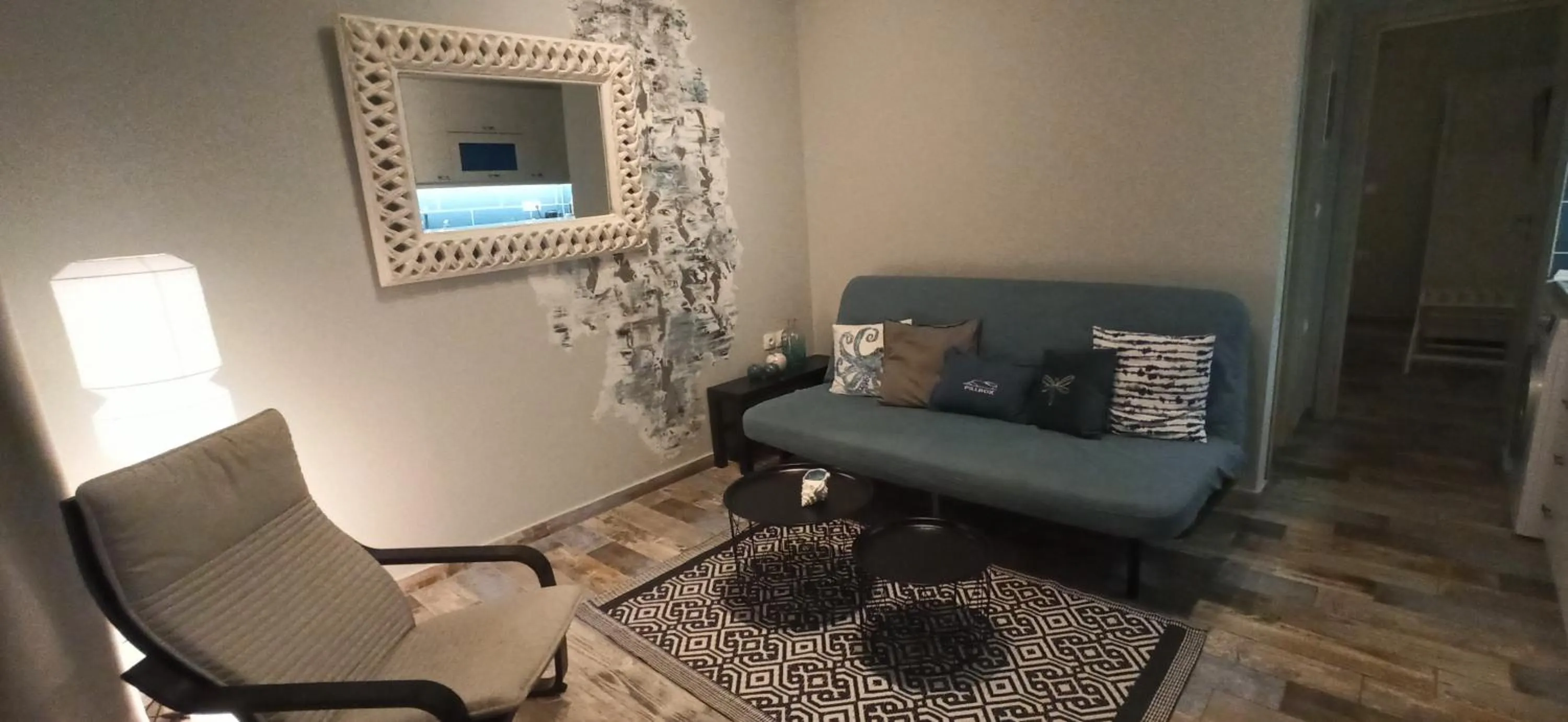 Seating area in Pillbox Seafront Studios and Apartments