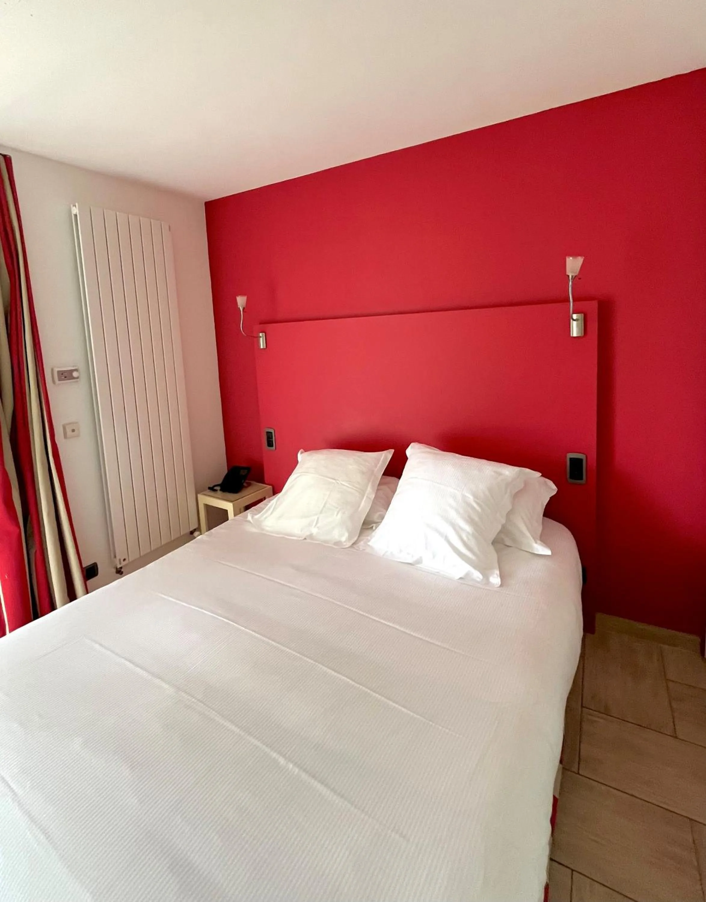 Bed in Les Maritonnes Parc & Vignoble