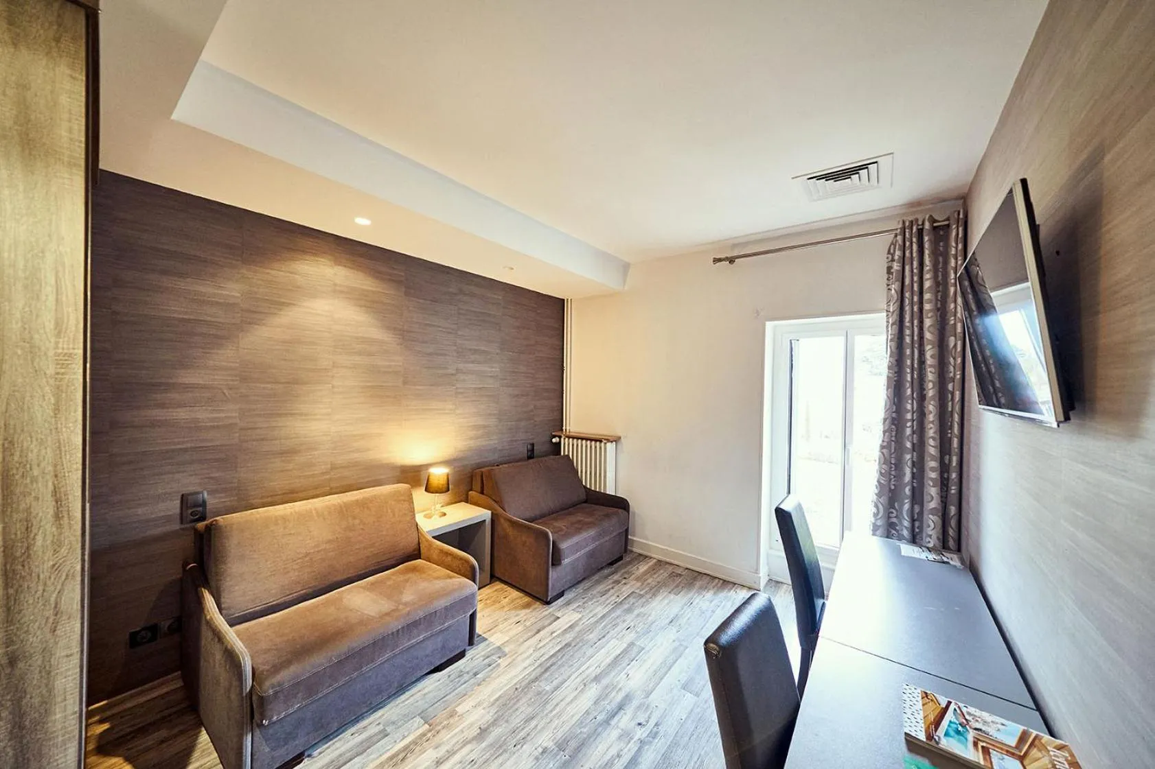 Bedroom in Les Maritonnes Parc & Vignoble