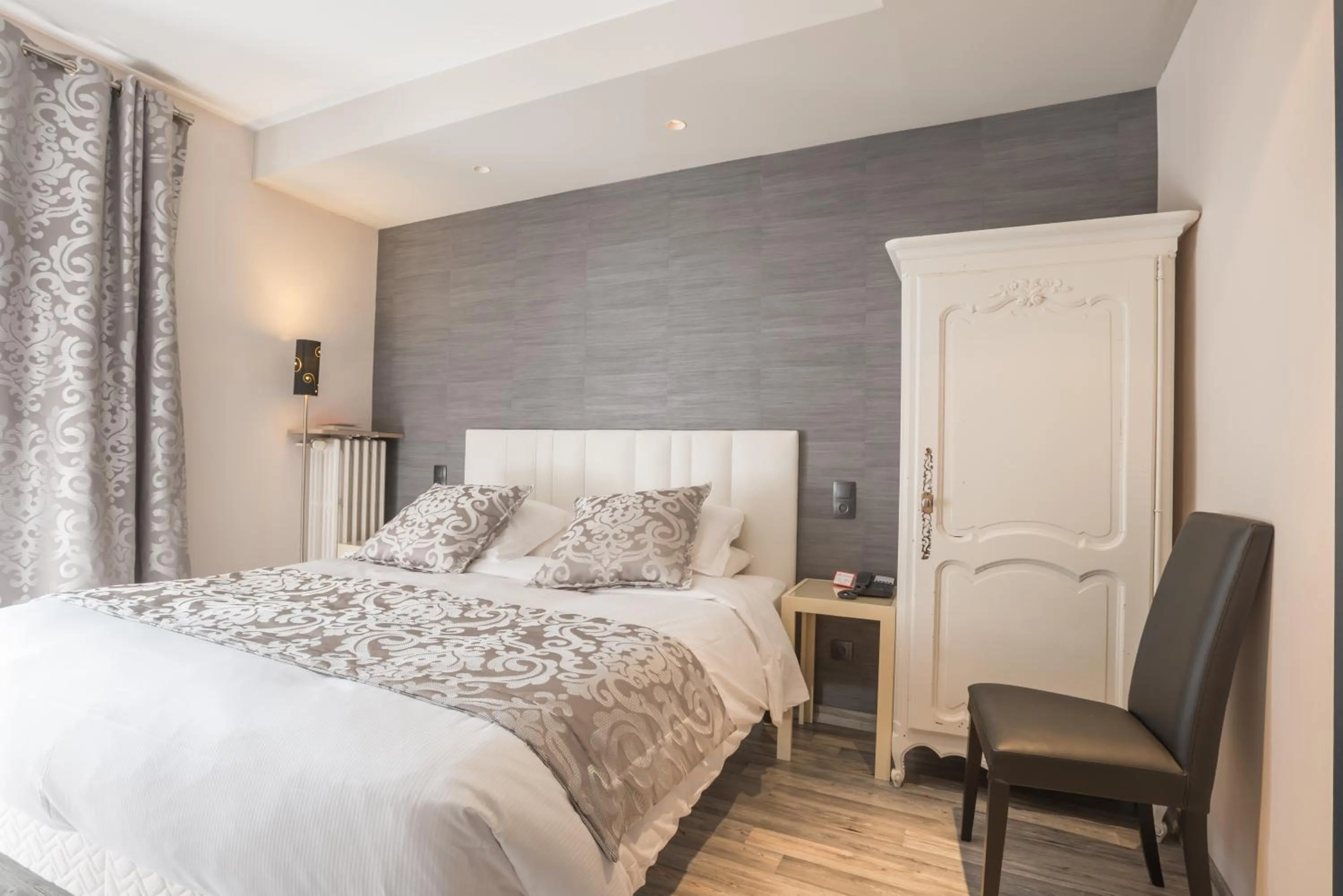 Bed in Les Maritonnes Parc & Vignoble