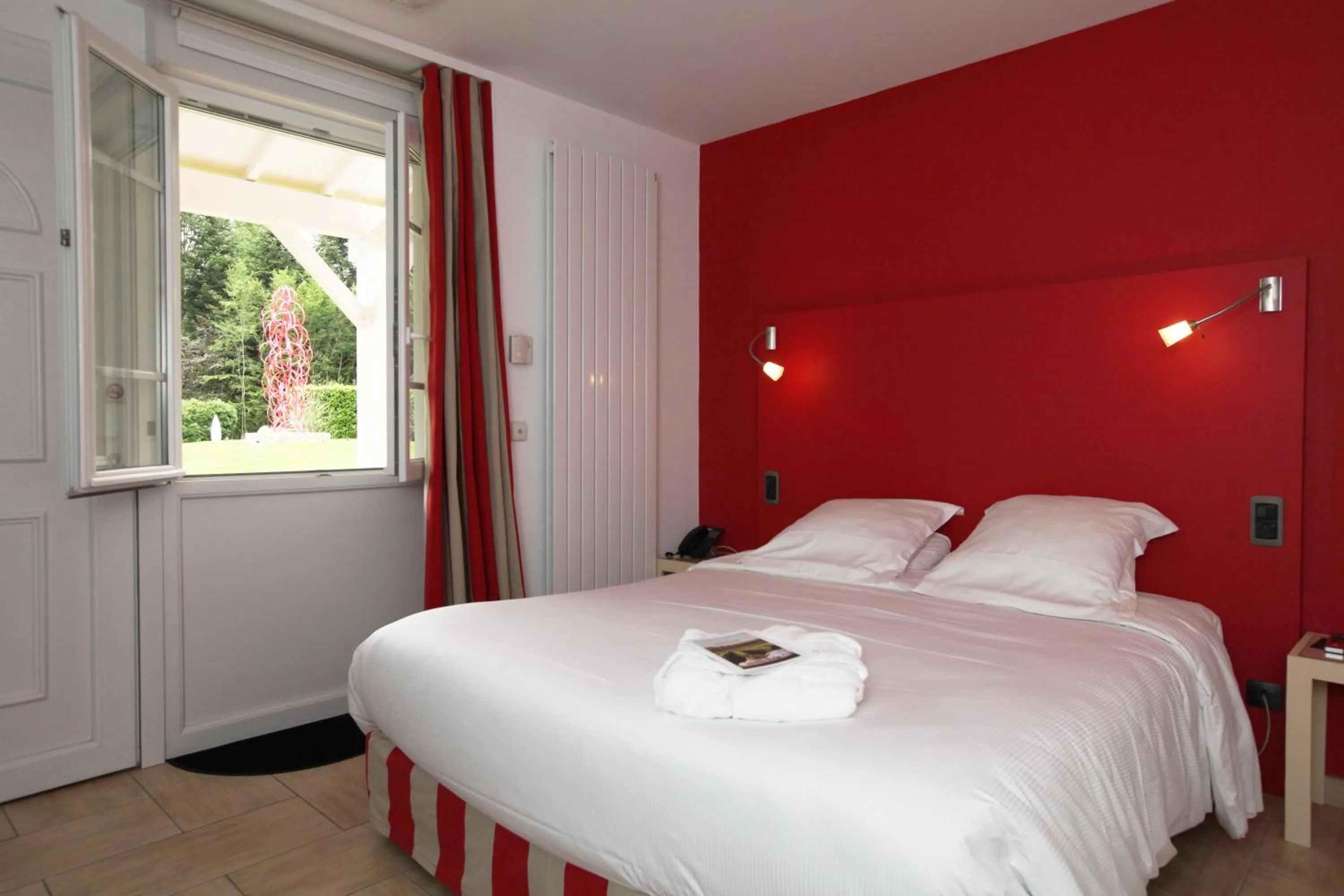 Bed in Les Maritonnes Parc & Vignoble