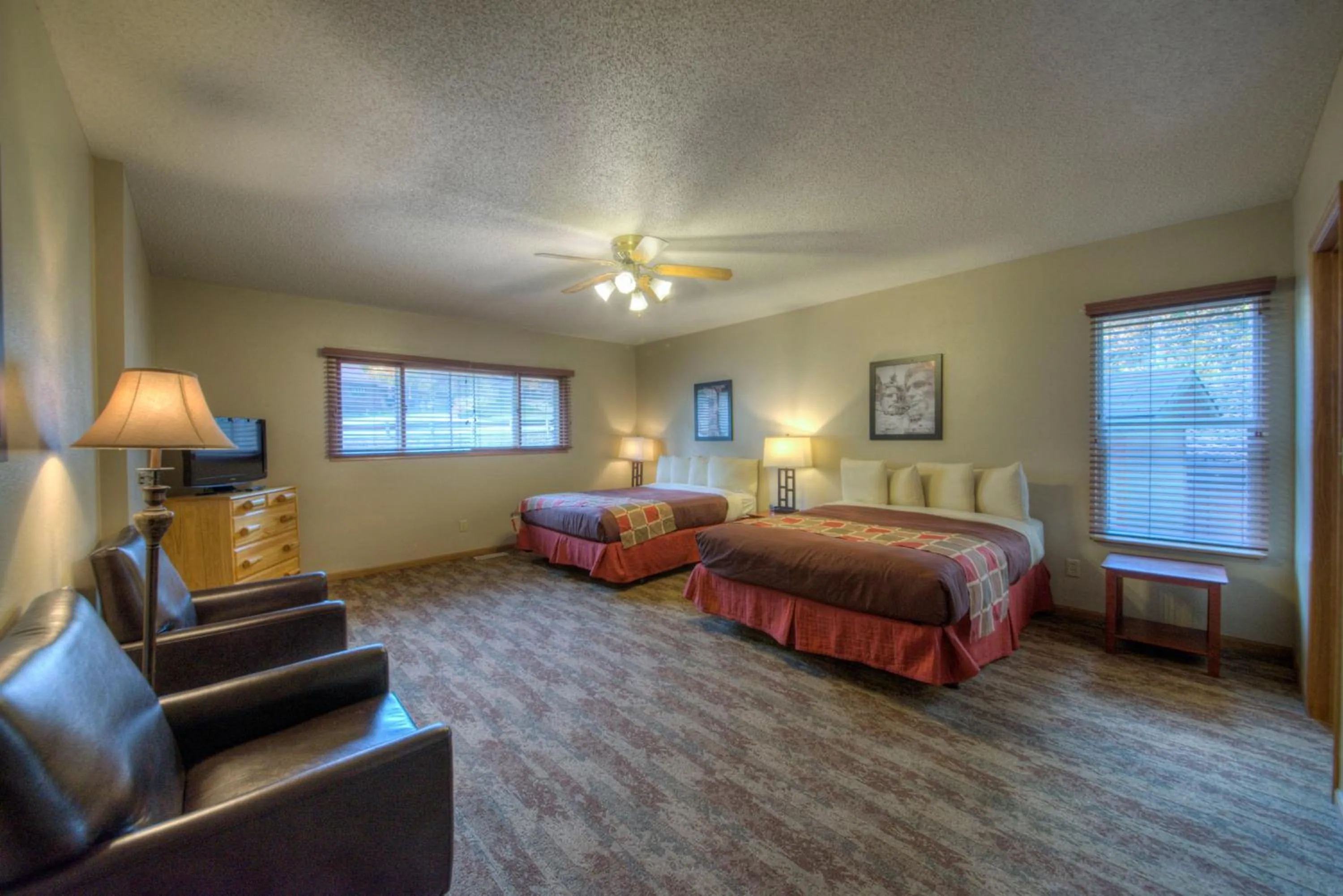 Bedroom, Bed in Powder House Lodge