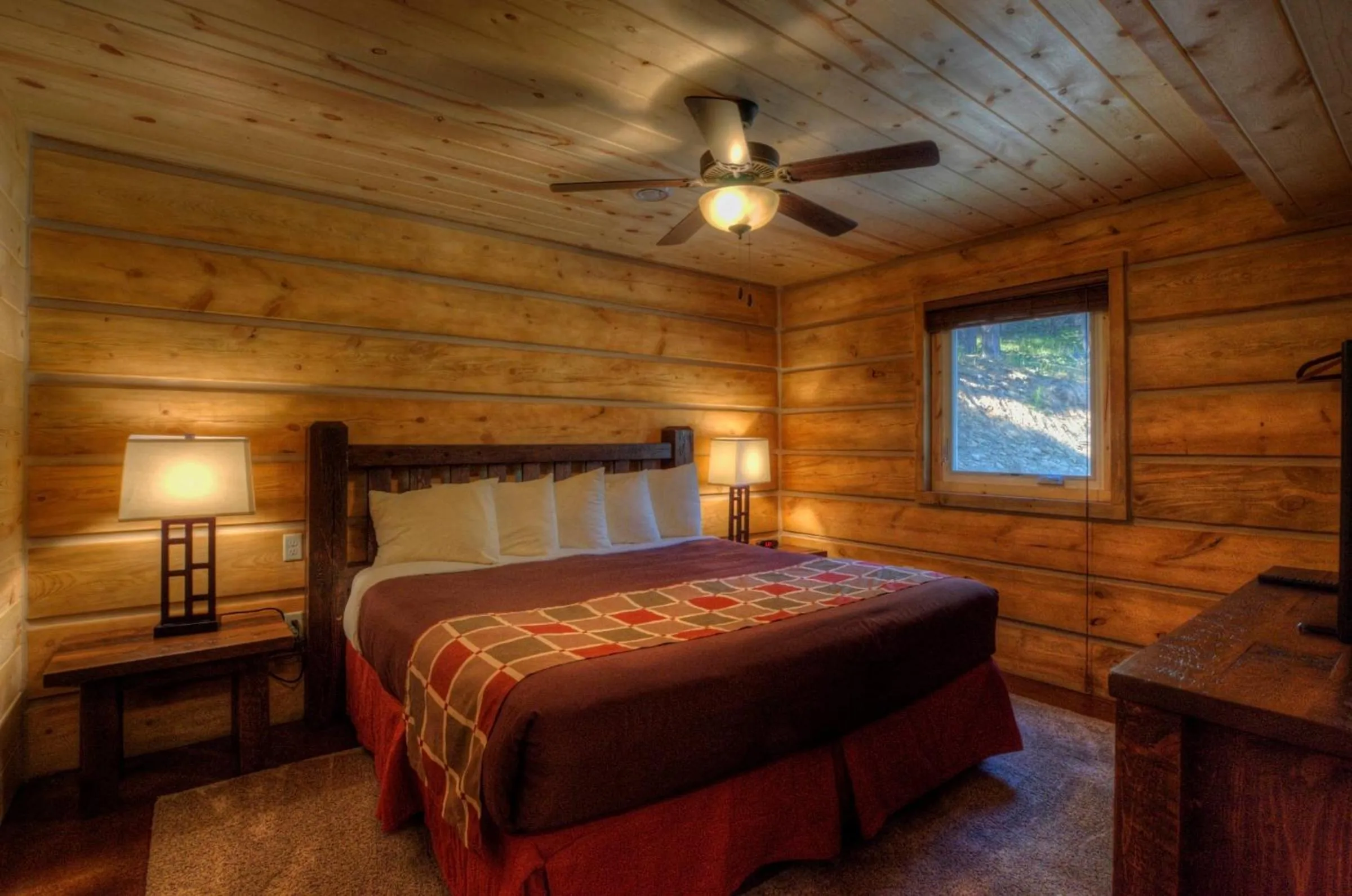 Bedroom, Bed in Powder House Lodge