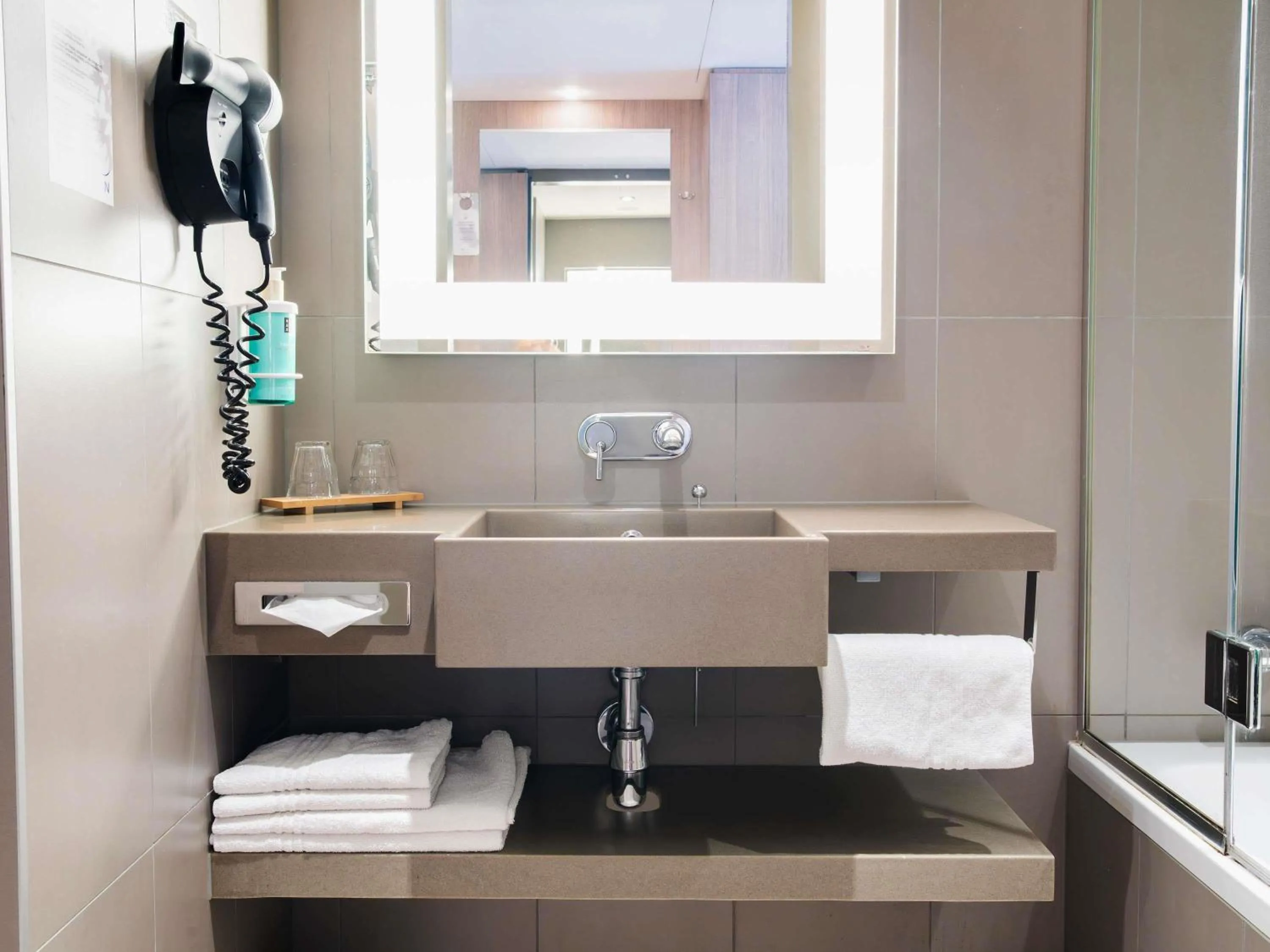 Bedroom in Novotel Lodz Centrum