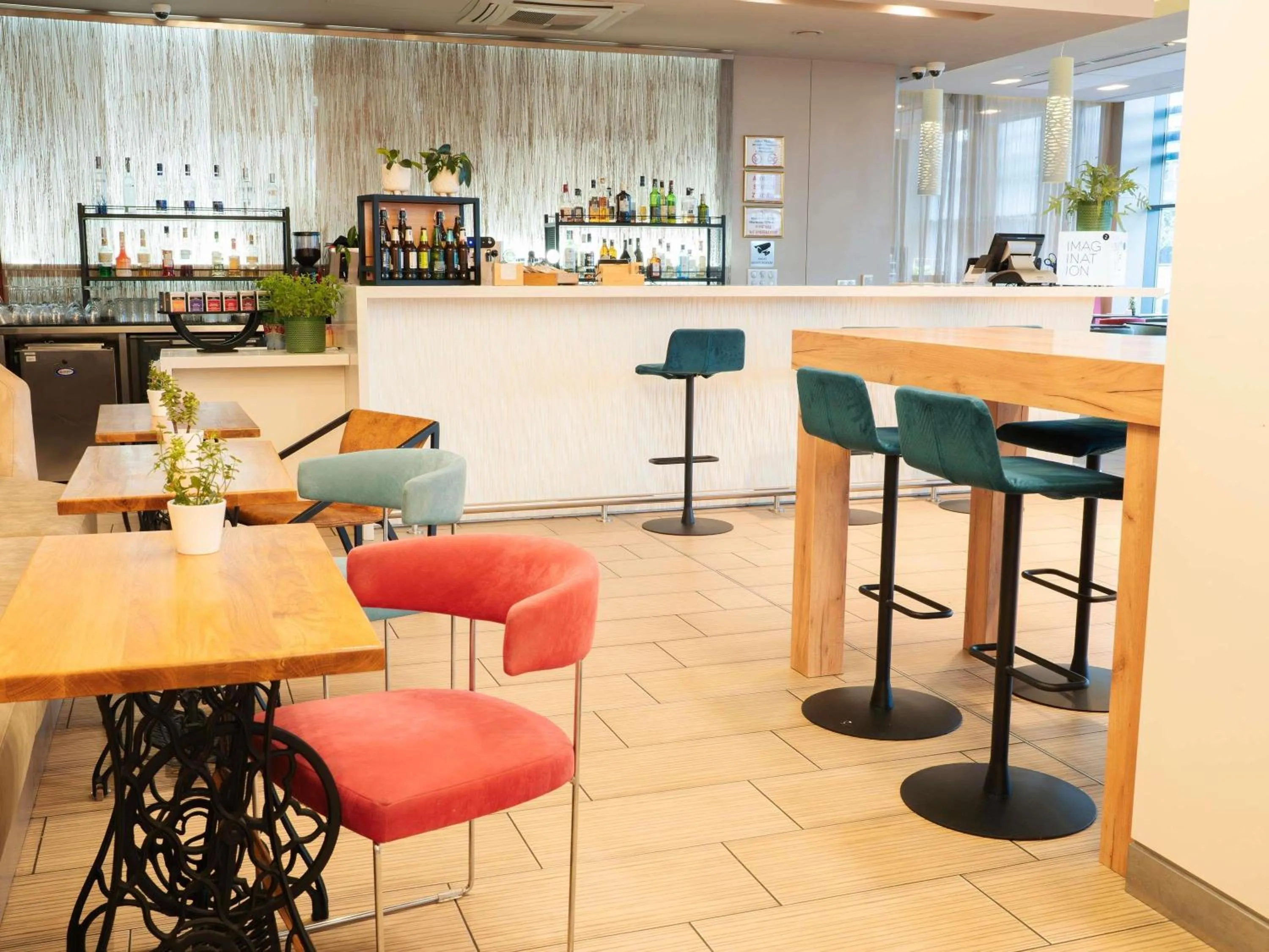 Lounge or bar in Novotel Lodz Centrum