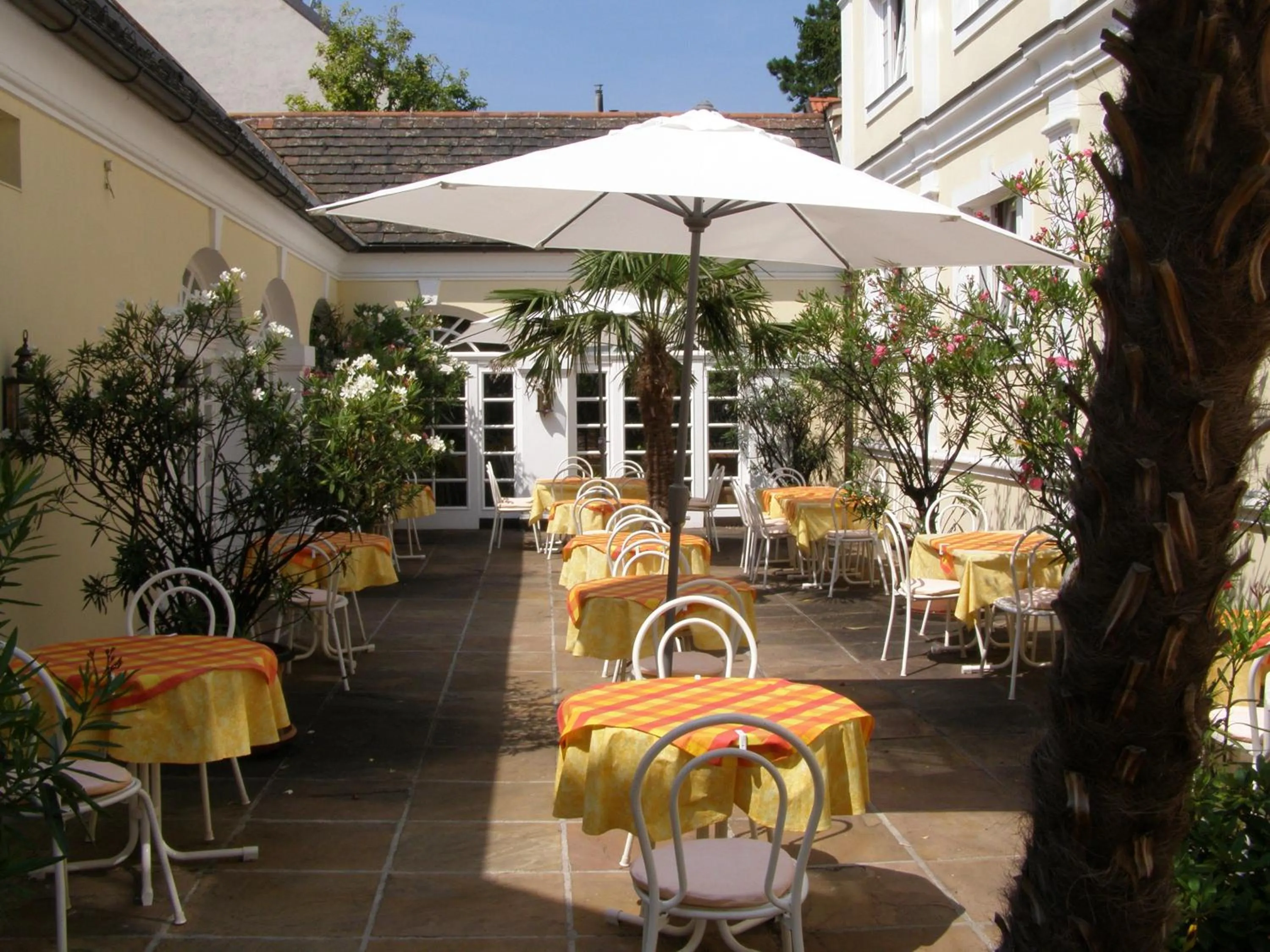 Restaurant/places to eat in Hotel Landhaus Fuhrgassl-Huber