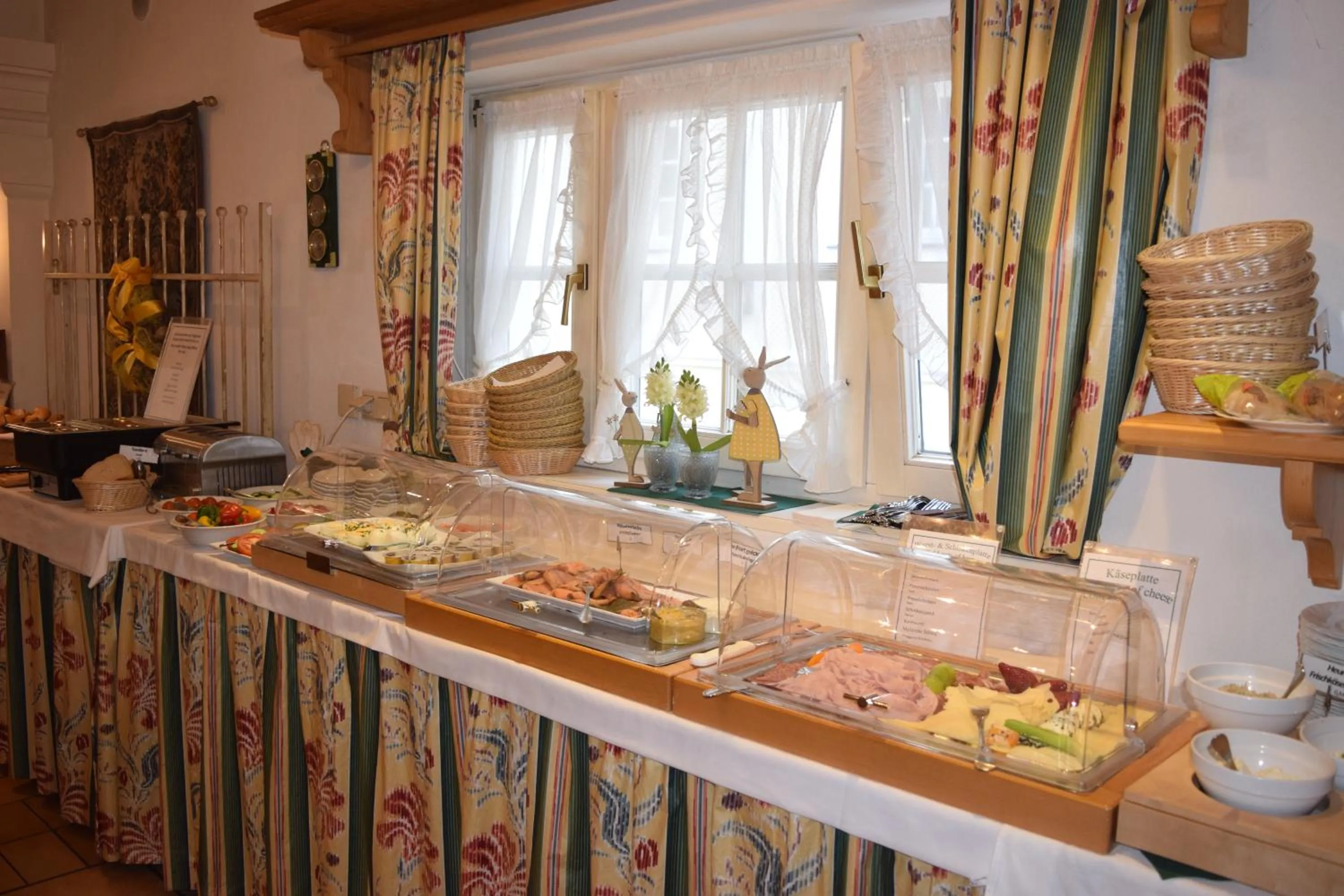 Buffet breakfast in Hotel Landhaus Fuhrgassl-Huber