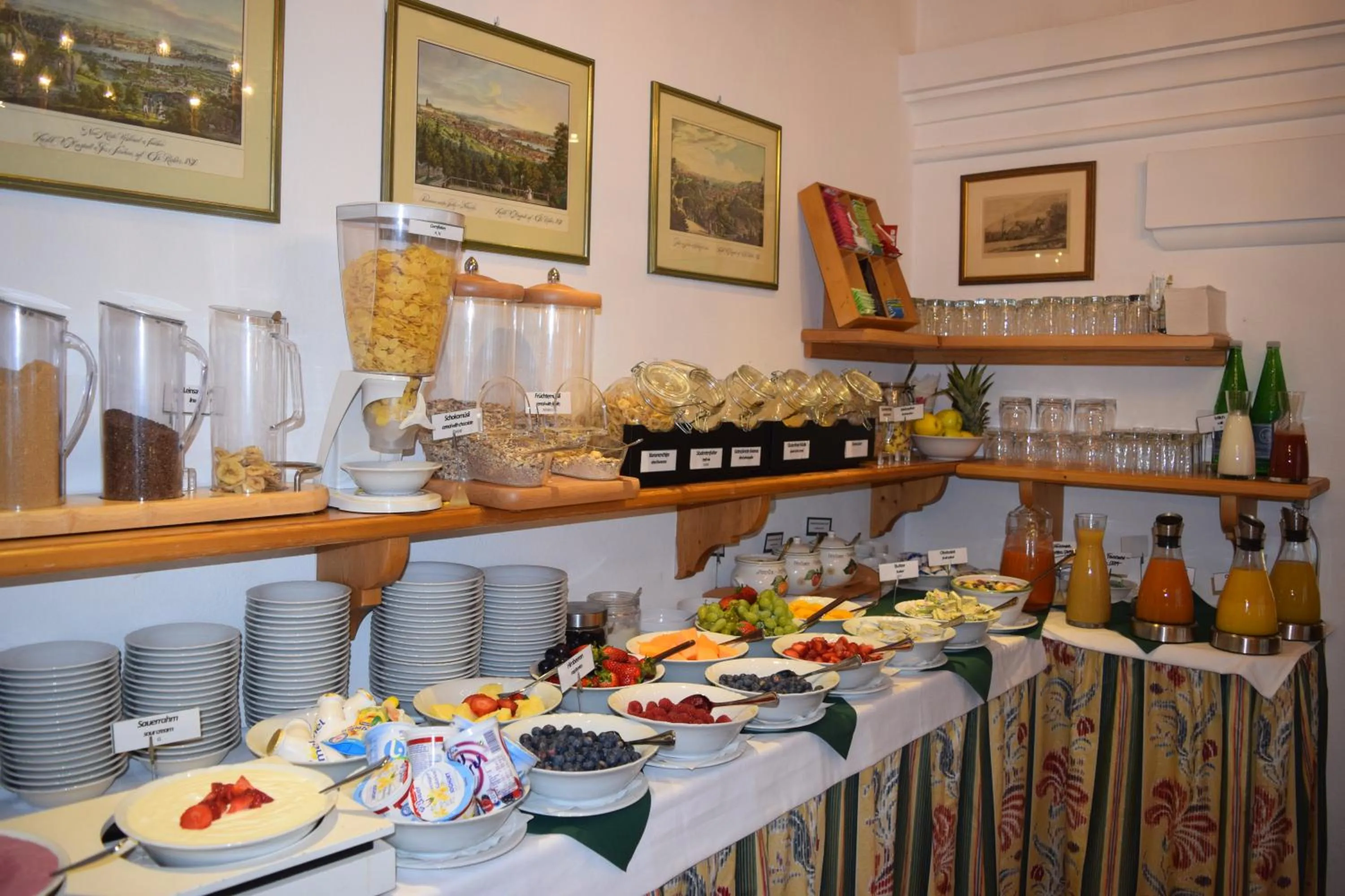 Buffet breakfast in Hotel Landhaus Fuhrgassl-Huber