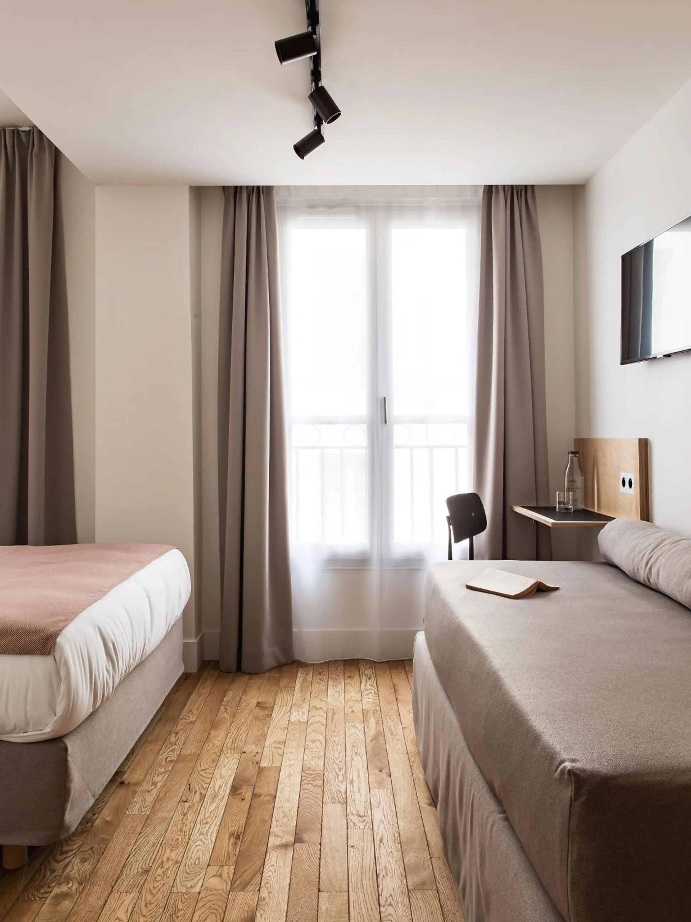 Bedroom, Bed in New Hotel Opéra