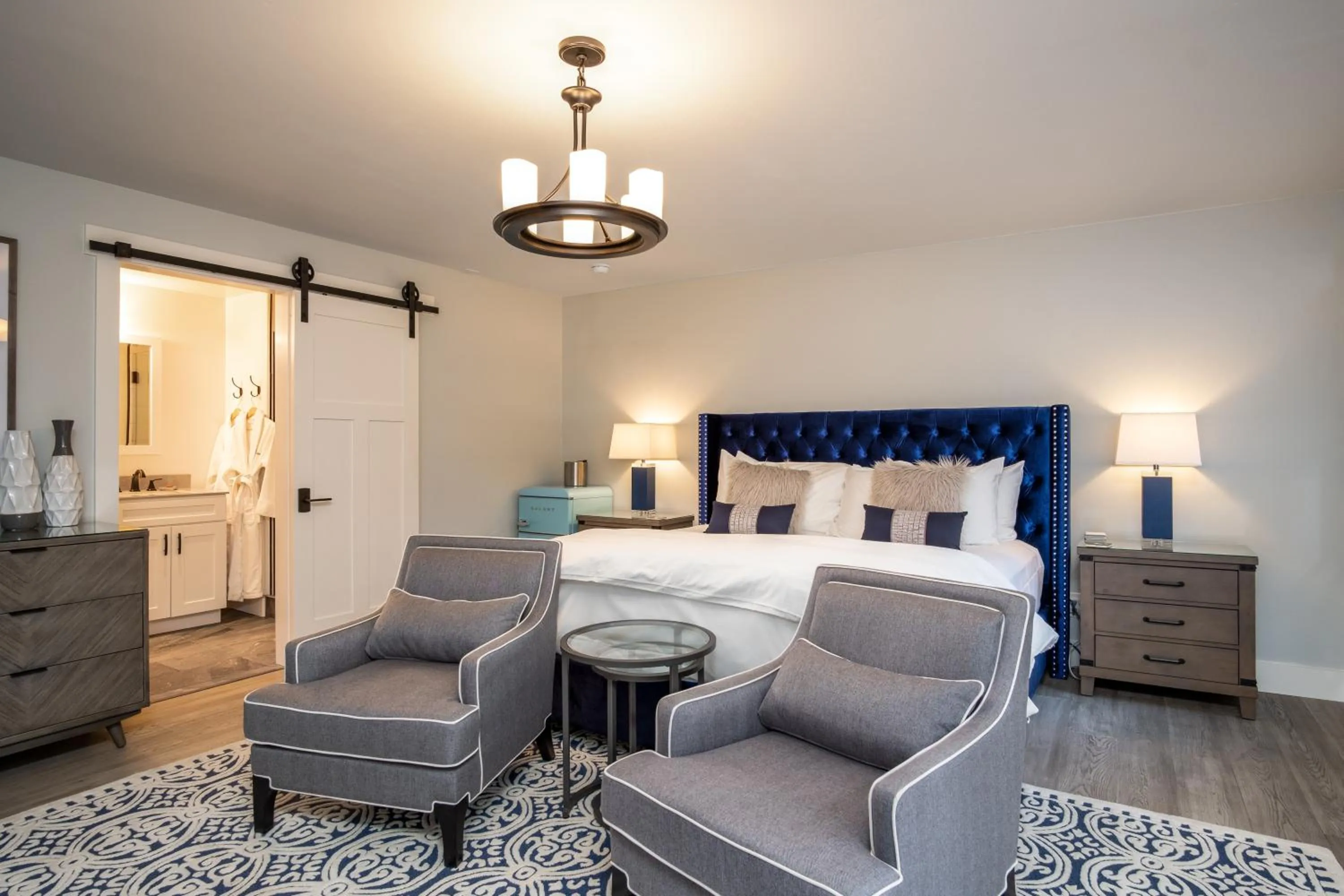 Bed in The Grand Idyllwild Lodge