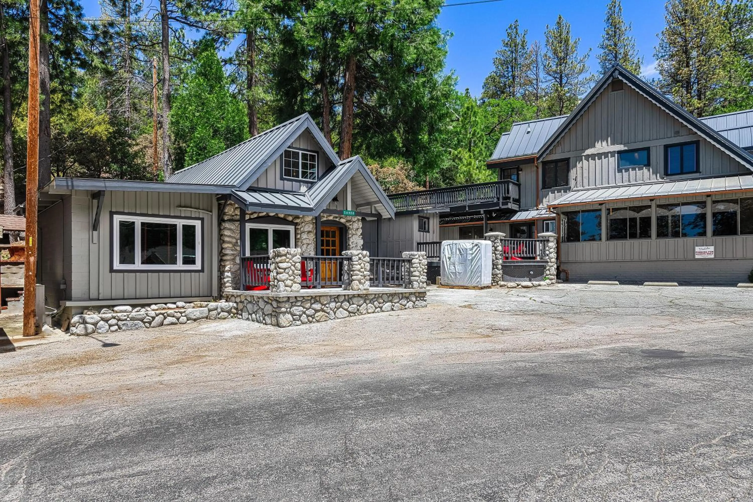 The Grand Idyllwild Lodge