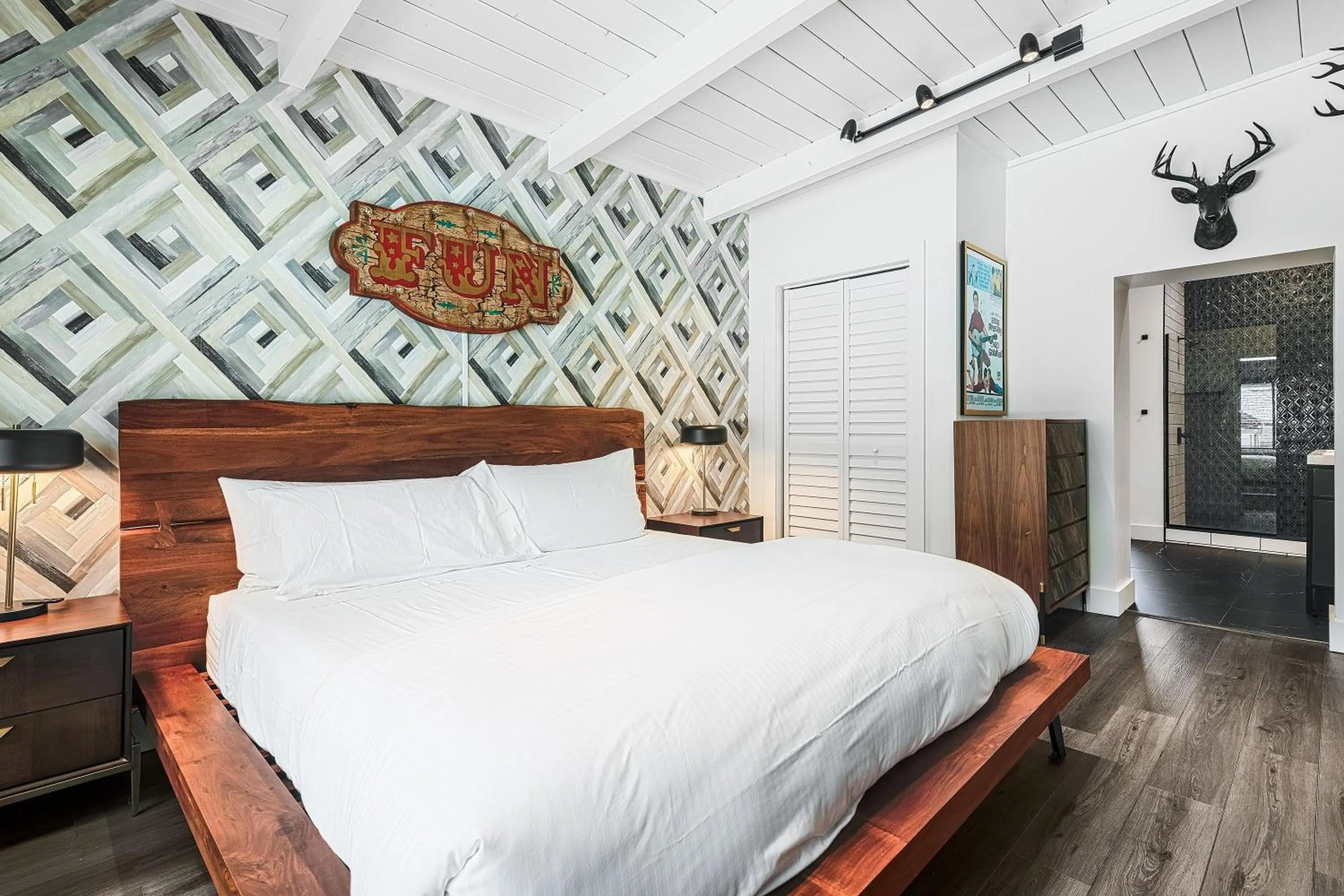 Bed in The Grand Idyllwild Lodge