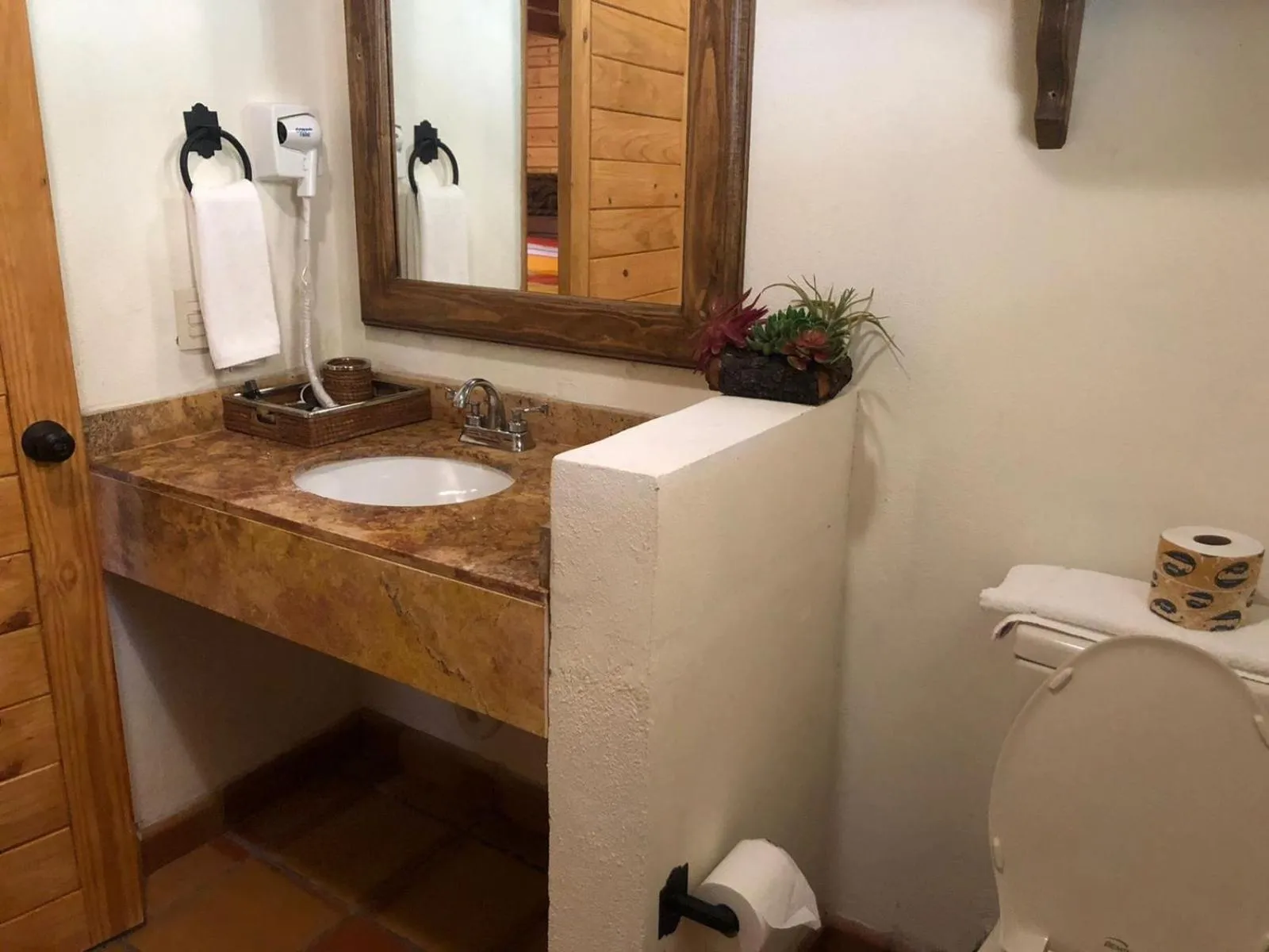 Bathroom in Bosques de Monterreal