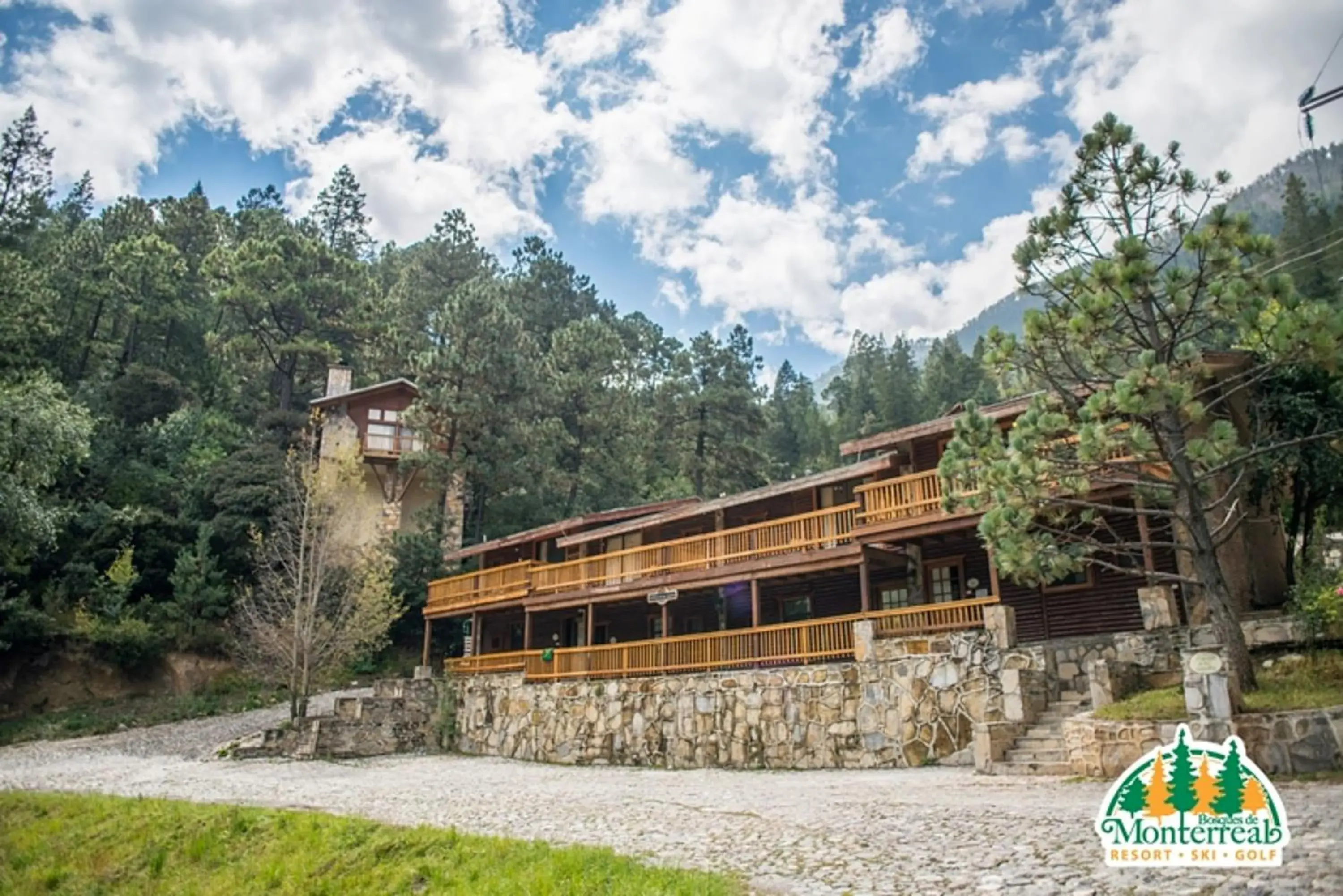 Two-Bedroom Chalet in Bosques de Monterreal Two-Bedroom Chalet in Bosques de Monterreal