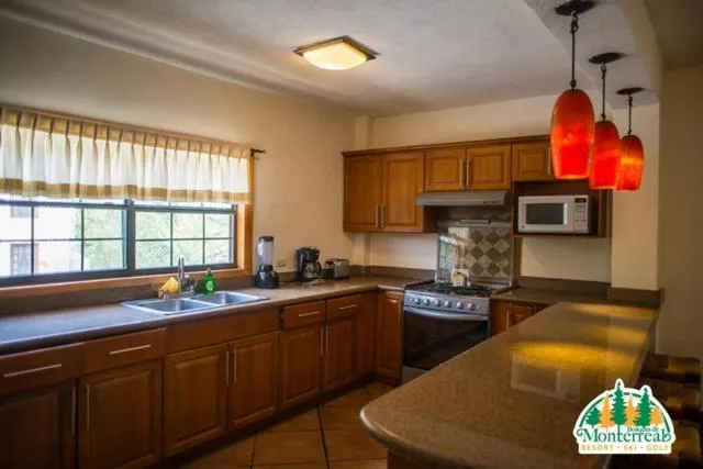 kitchen in Bosques de Monterreal
