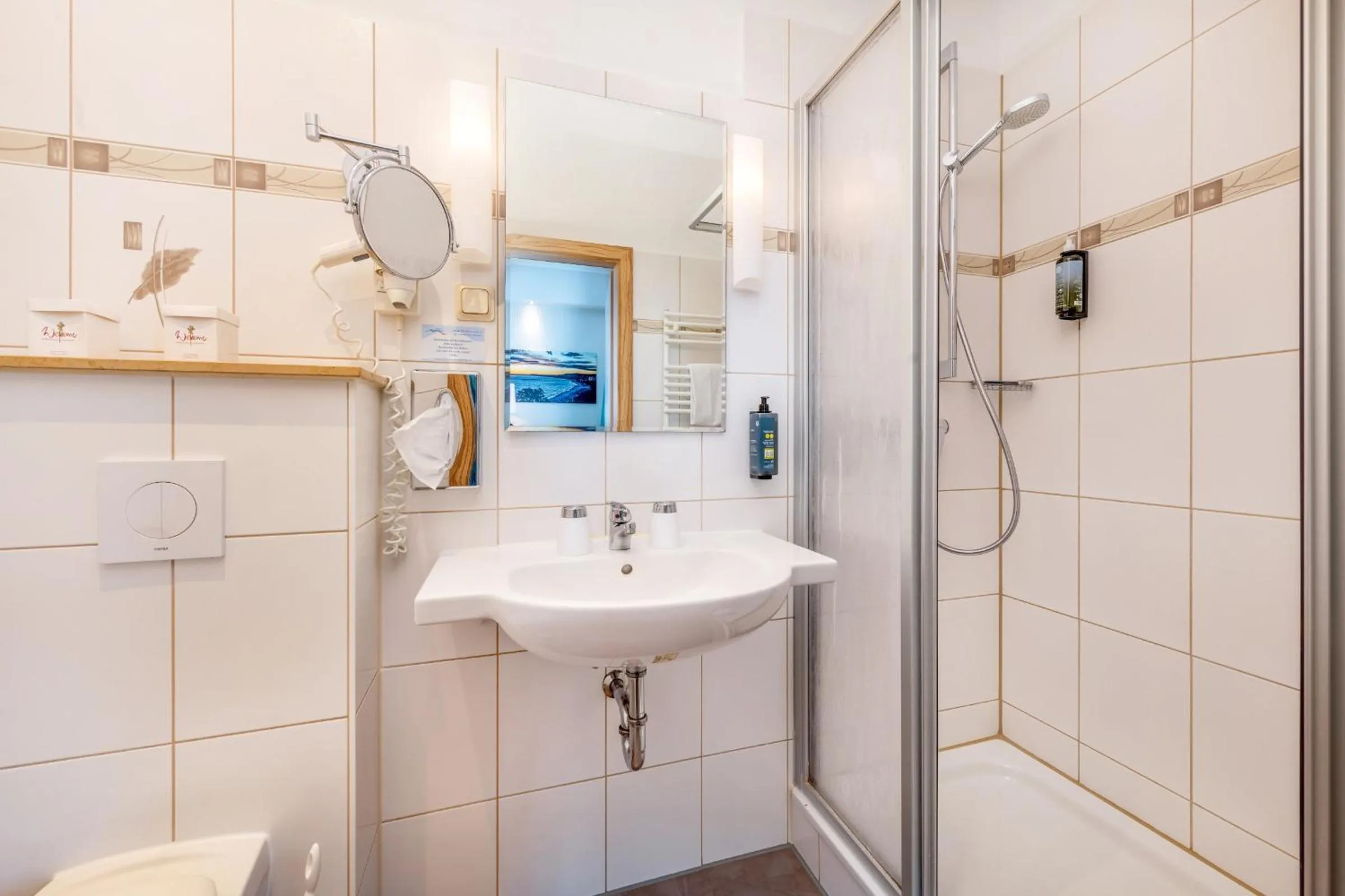 Bathroom in Strandhotel zur Promenade