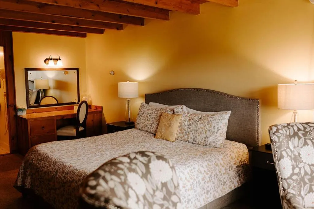 Bed in Snowvillage Inn