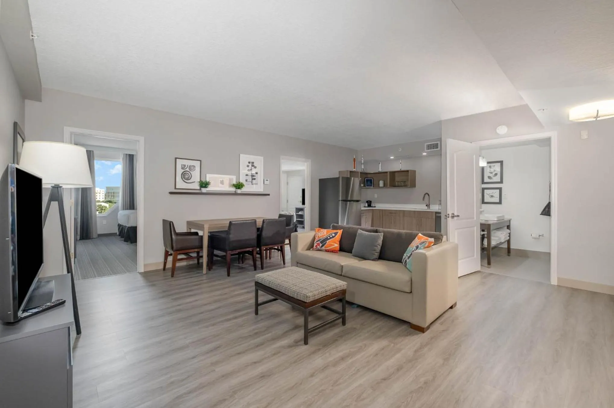 Seating area in Country Inn & Suites by Radisson, Port Canaveral, FL