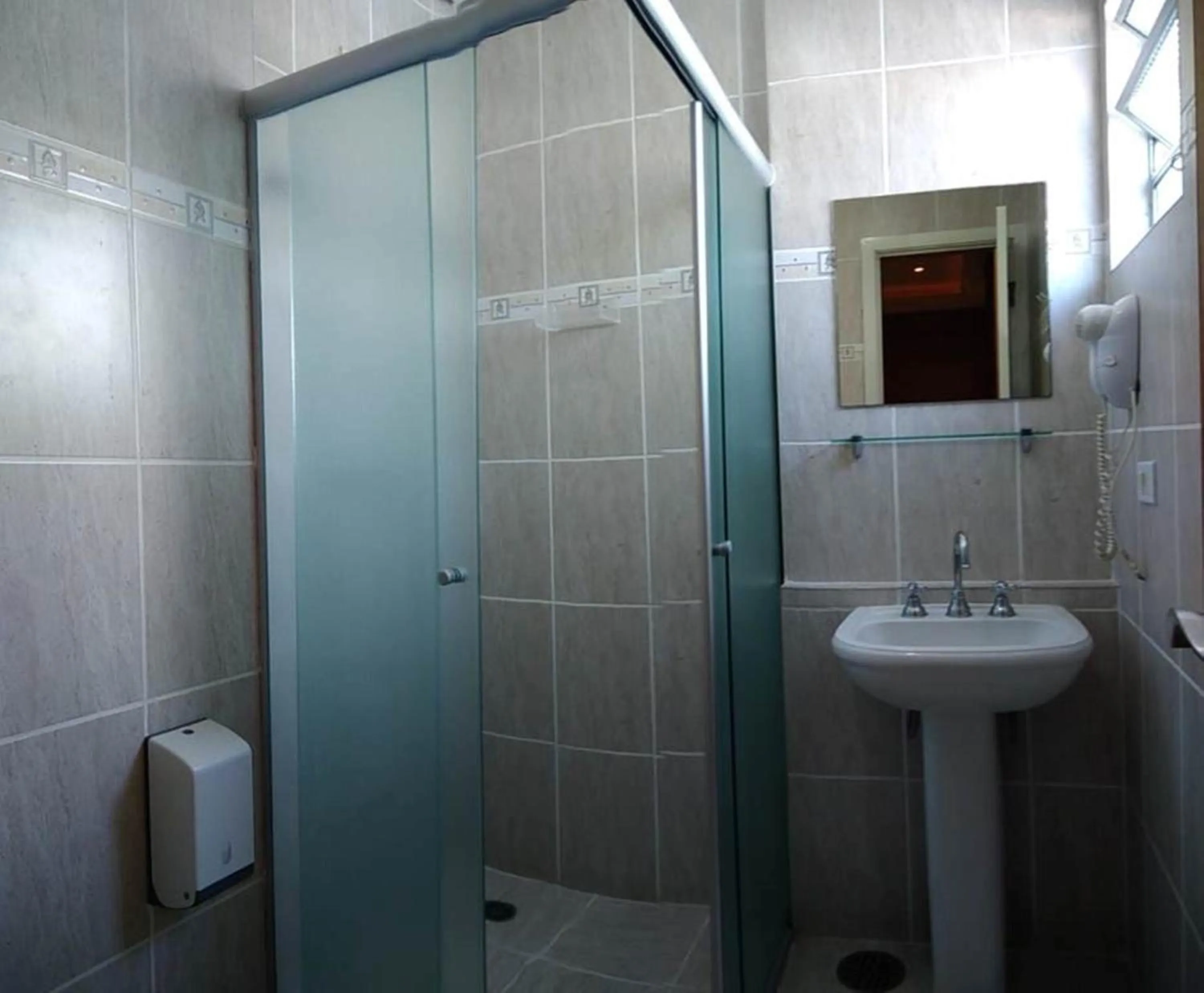 Shower in Hotel Luni