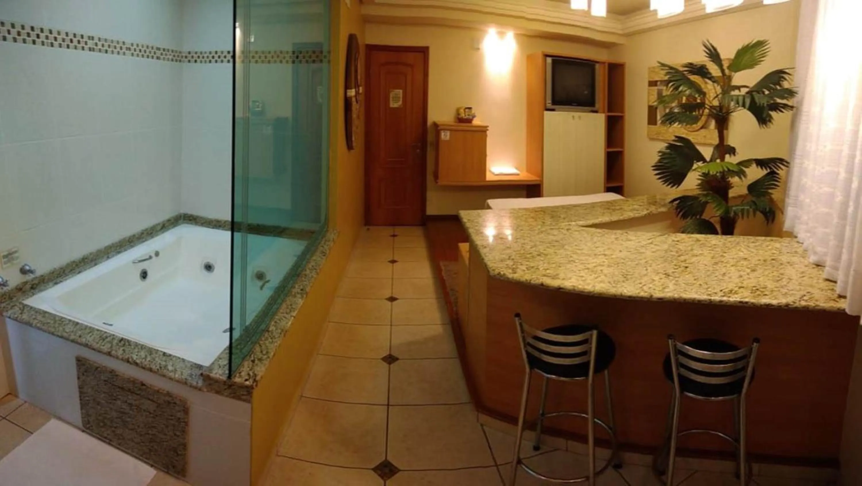 Hot Tub in Hotel Luni