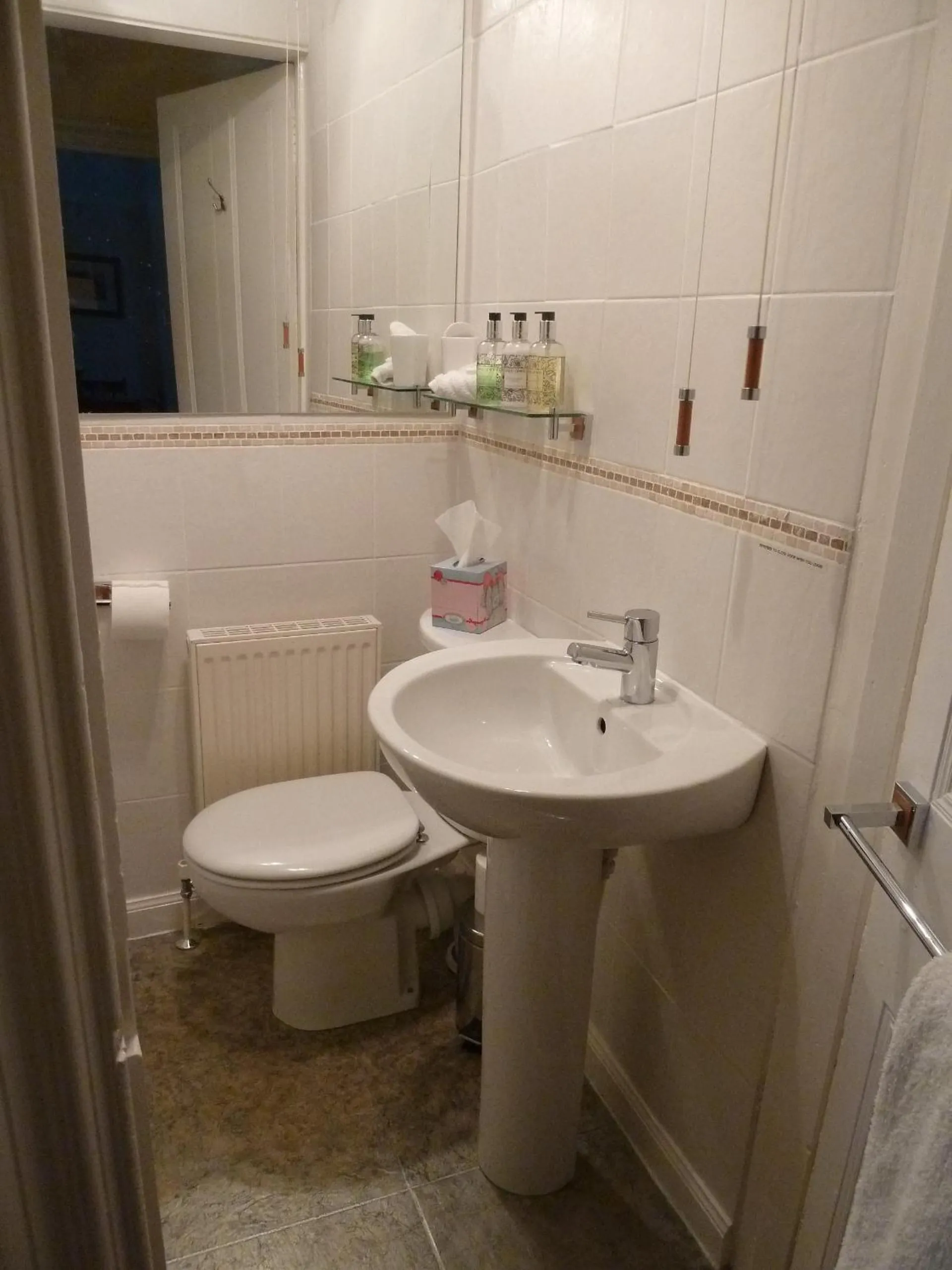 Bathroom in Burnside Guest House