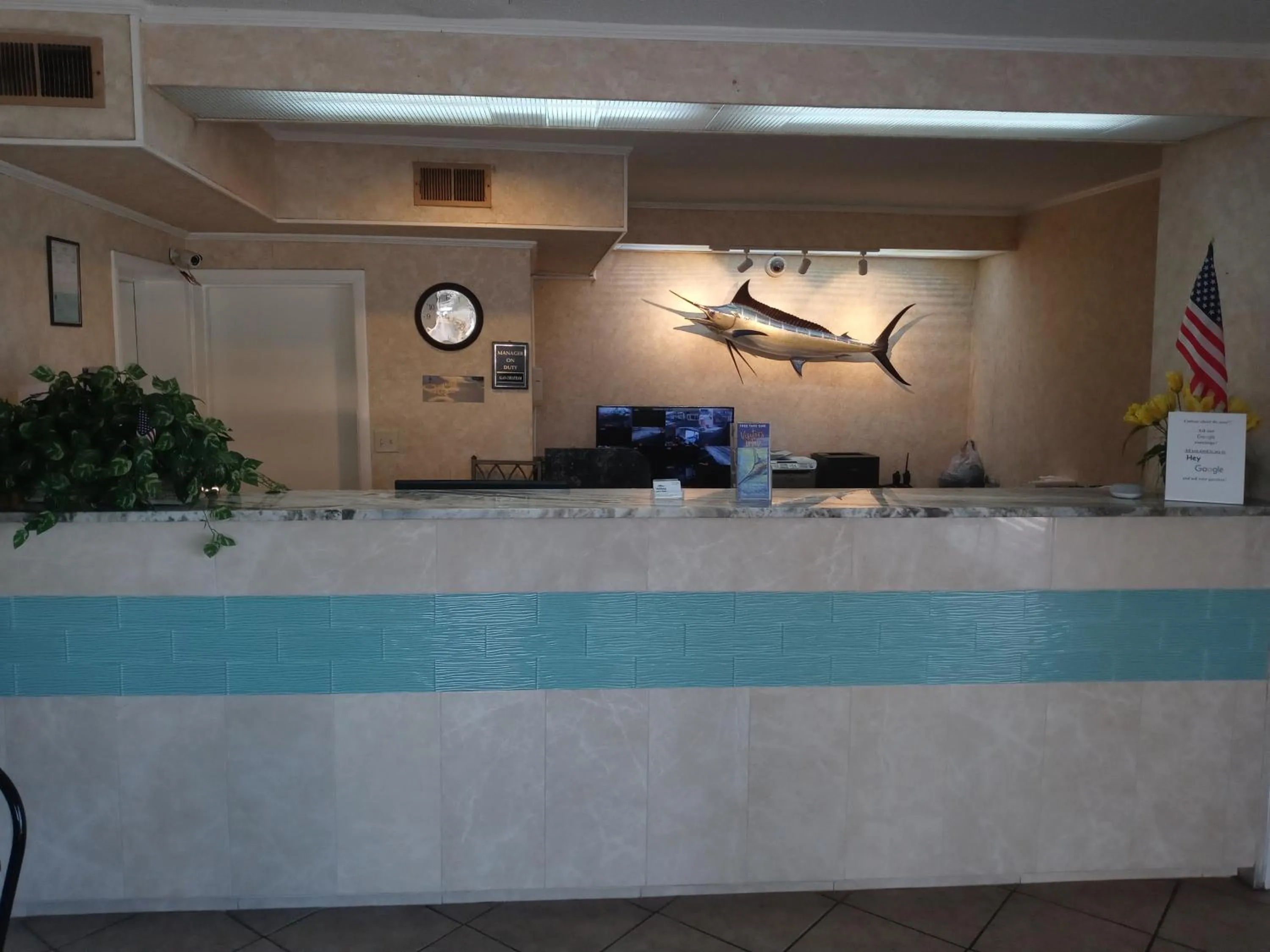 Lobby or reception in Hole Inn the Wall Hotel - Fort Walton Beach - Sunset Plaza - nearby Beaches & Hurlburt