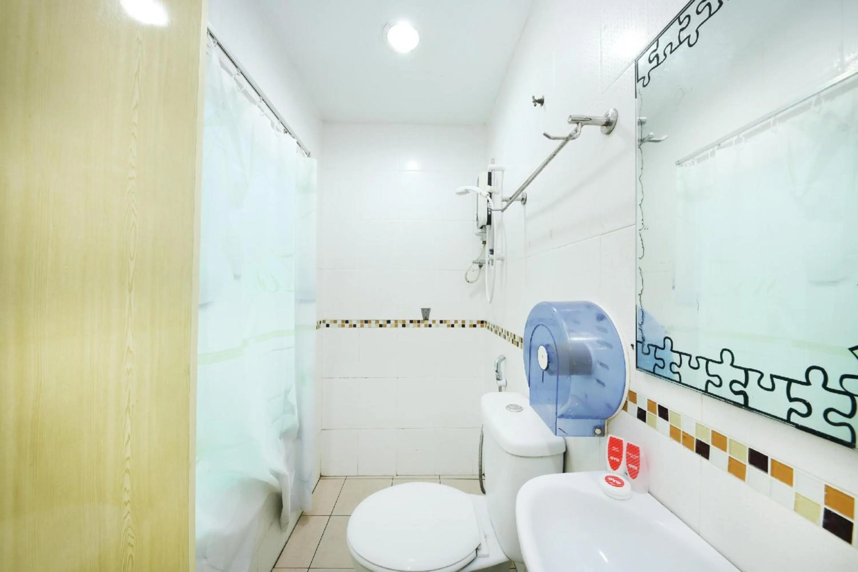 Toilet in OYO 1055 Batu Caves Star Hotel