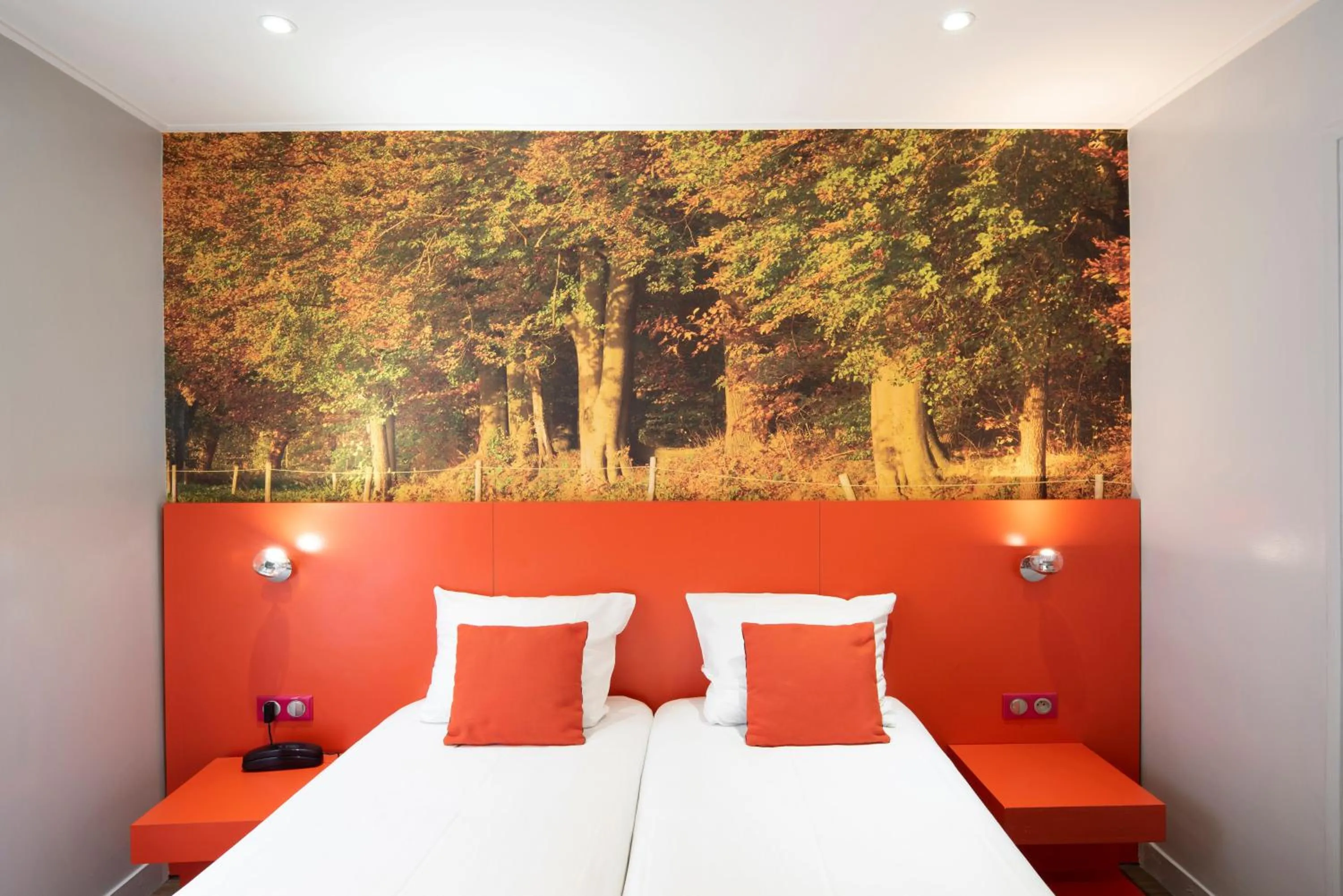 Bedroom, Bed in Jardins de Montmartre