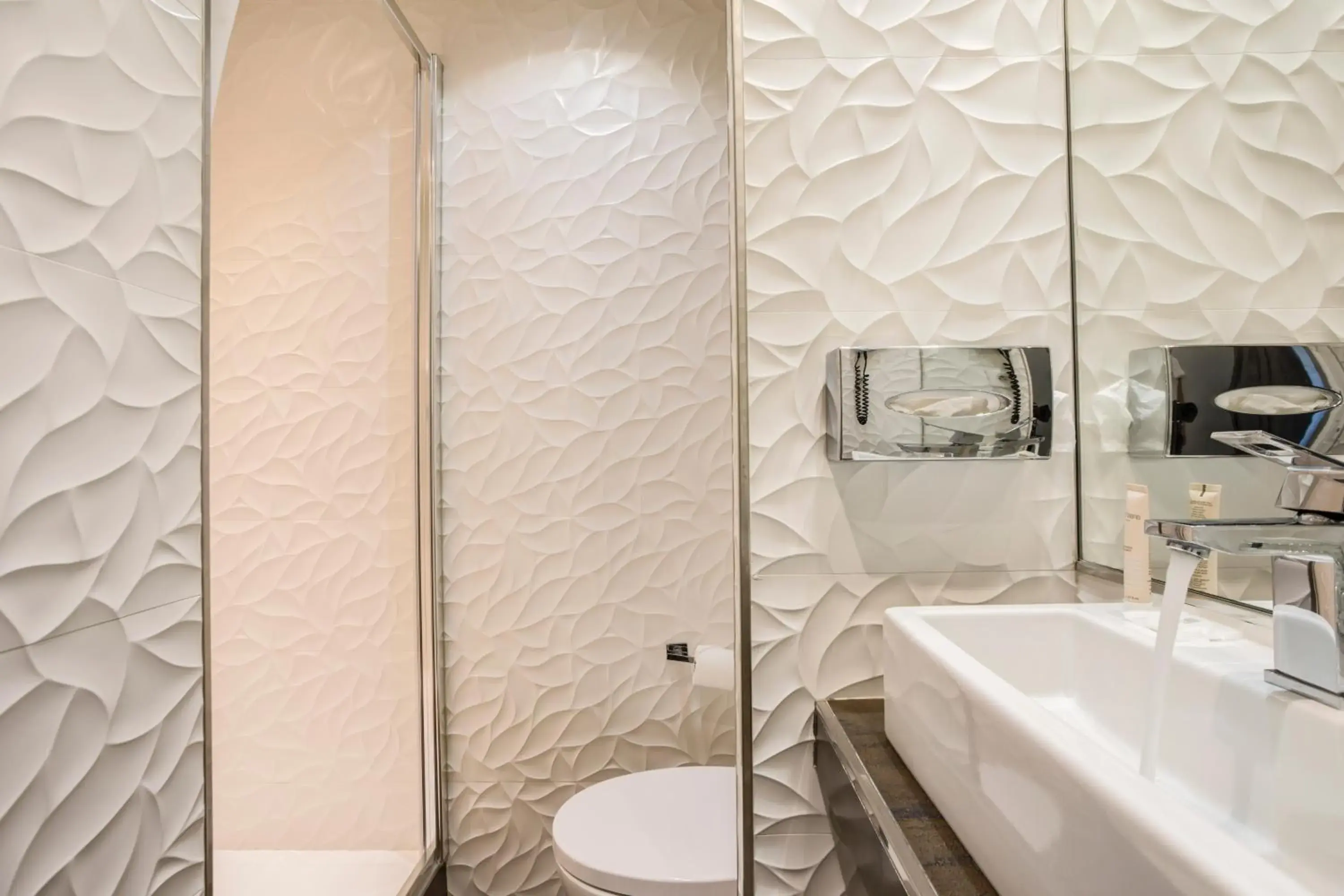 Superior Double Room in Jardins de Montmartre Superior Double Room in Jardins de Montmartre