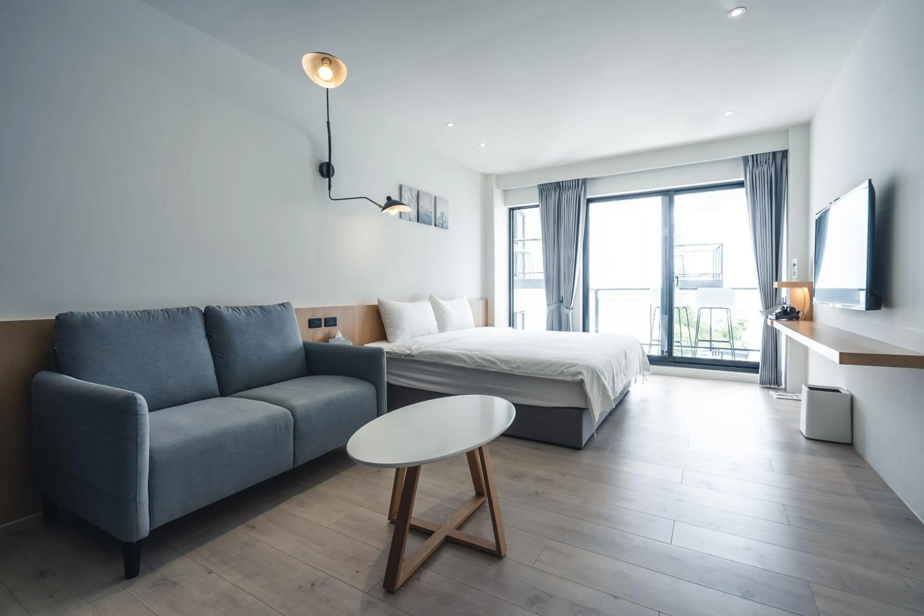 Living room, Bed in Sunshine Liv.