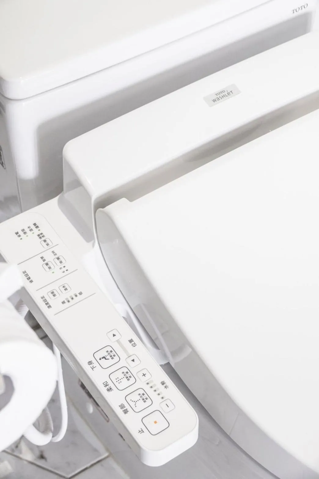 Toilet in Sunshine Liv.