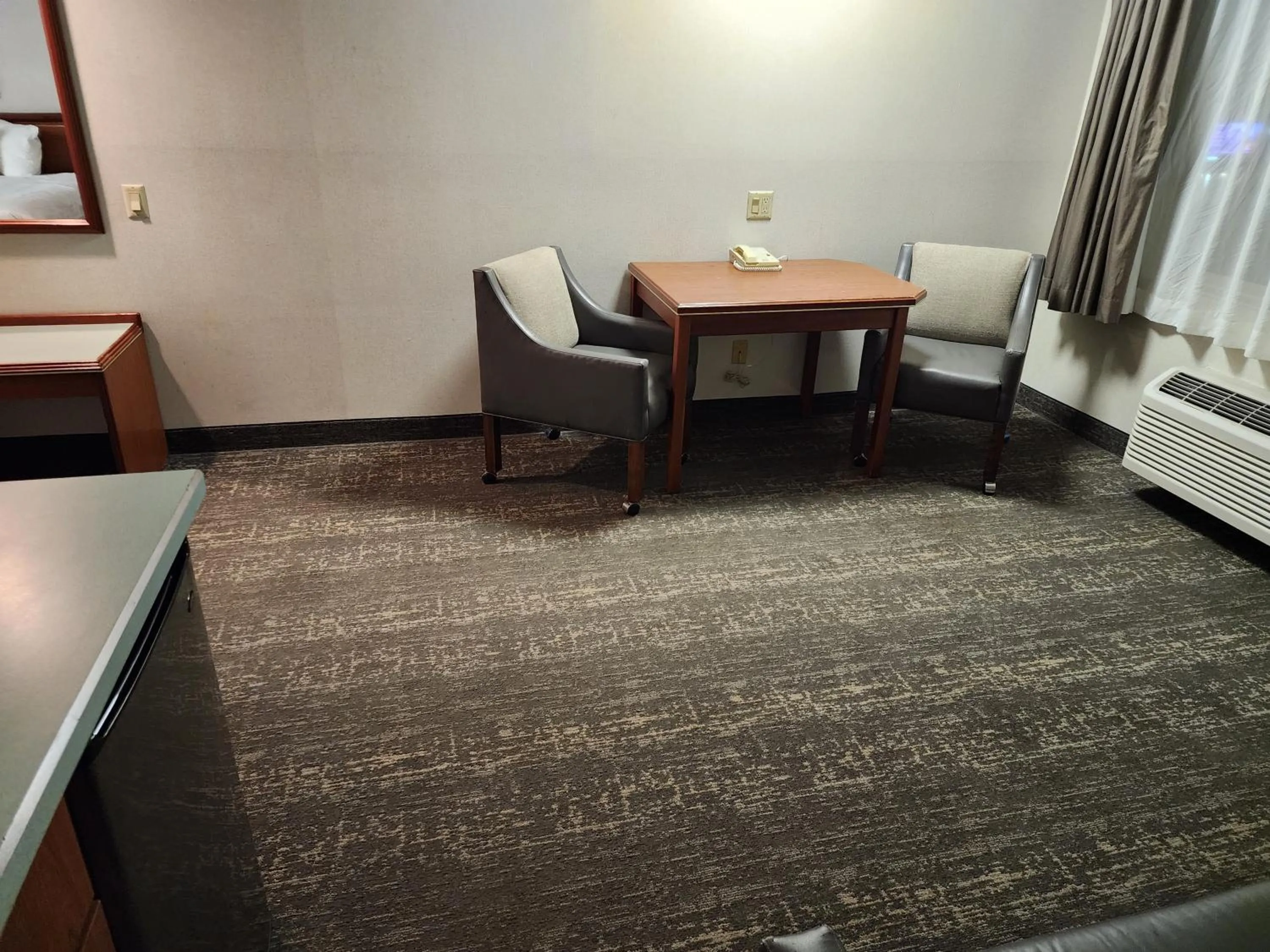 Bedroom in Shilo Inn Suites Salem